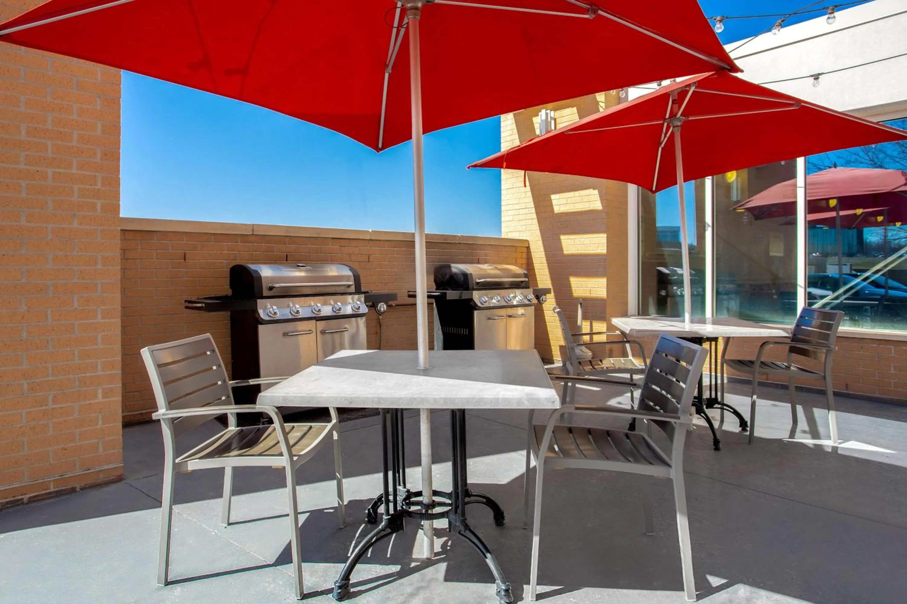 Patio in Home2 Suites By Hilton Omaha West