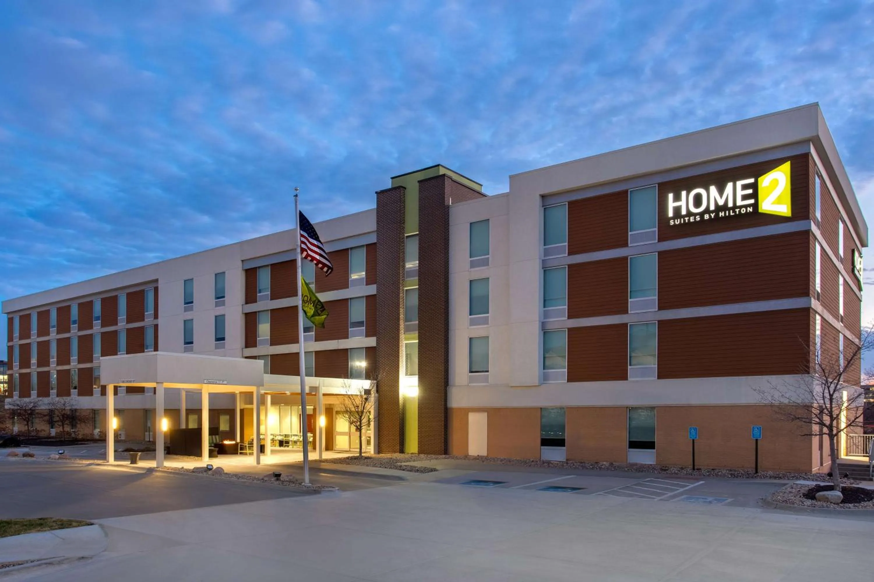 Property building in Home2 Suites By Hilton Omaha West