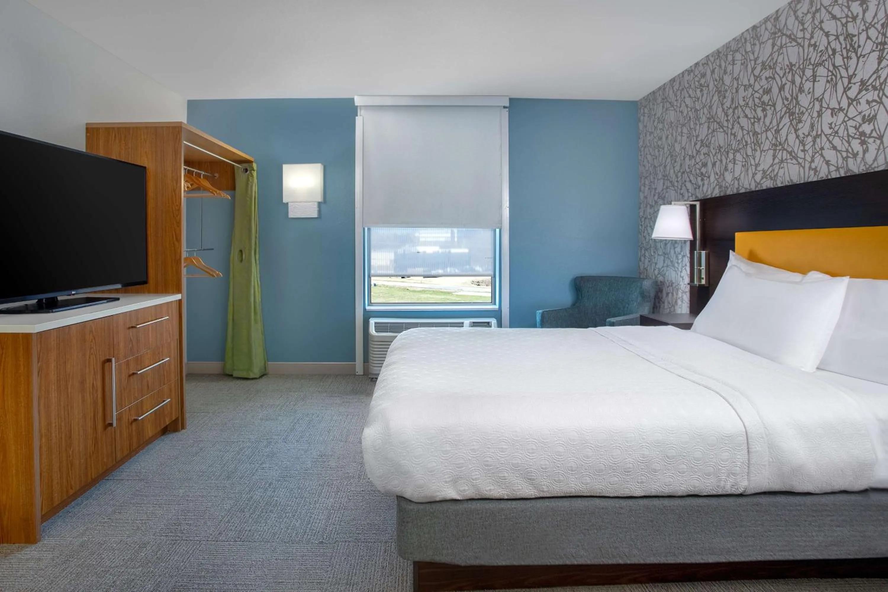 Bed in Home2 Suites By Hilton Omaha West