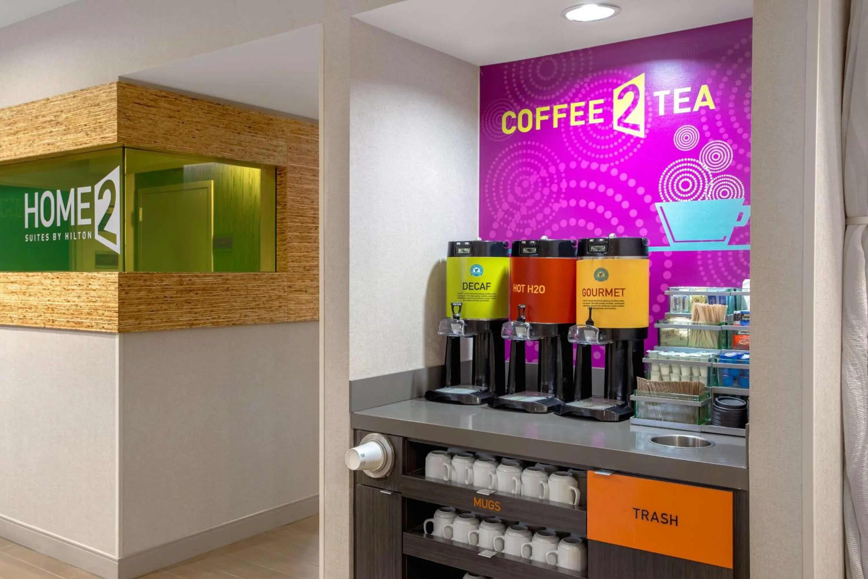 Dining area in Home2 Suites By Hilton Omaha West