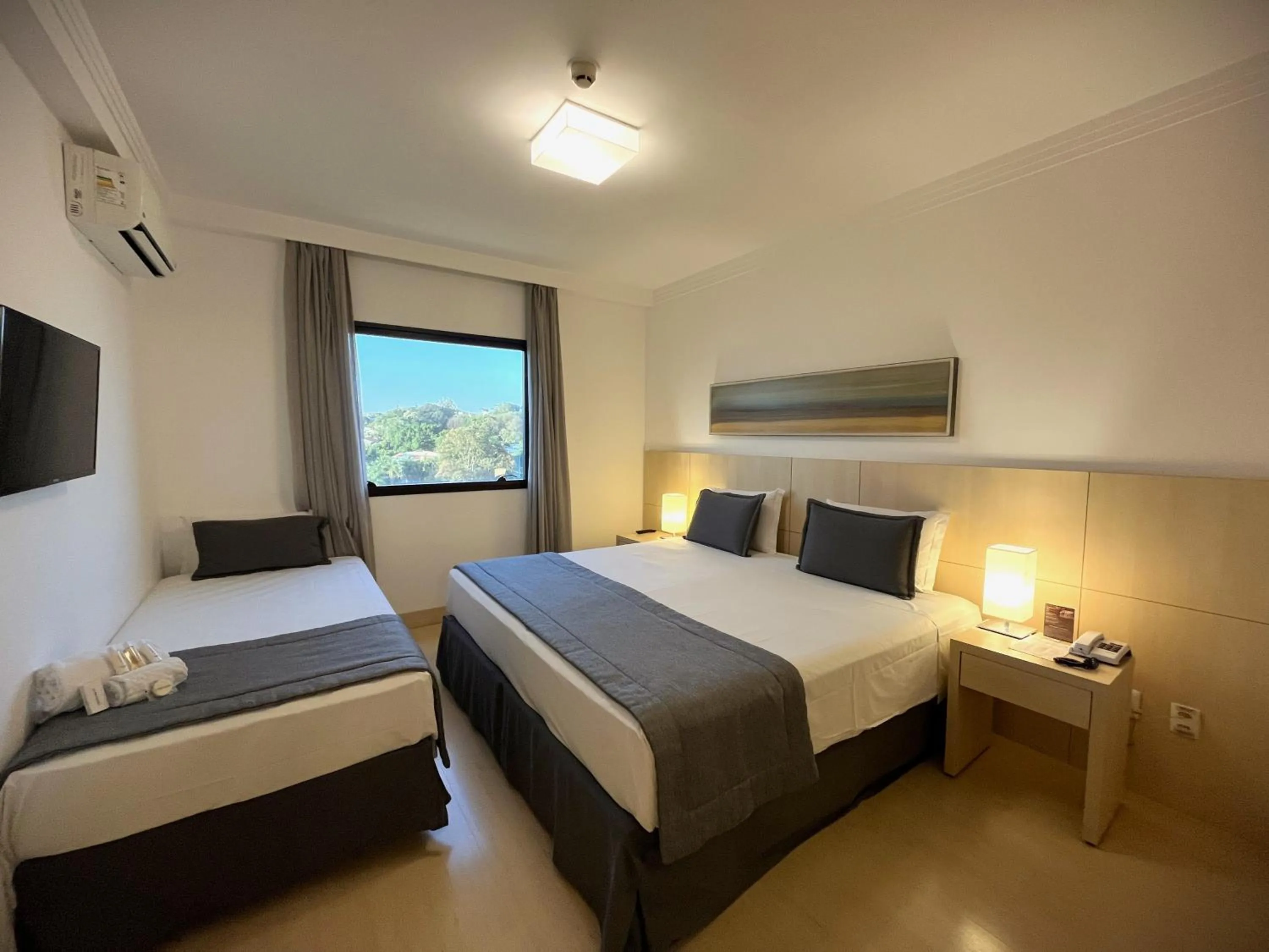 TV and multimedia, Bed in Hotel Mont Blanc Premium