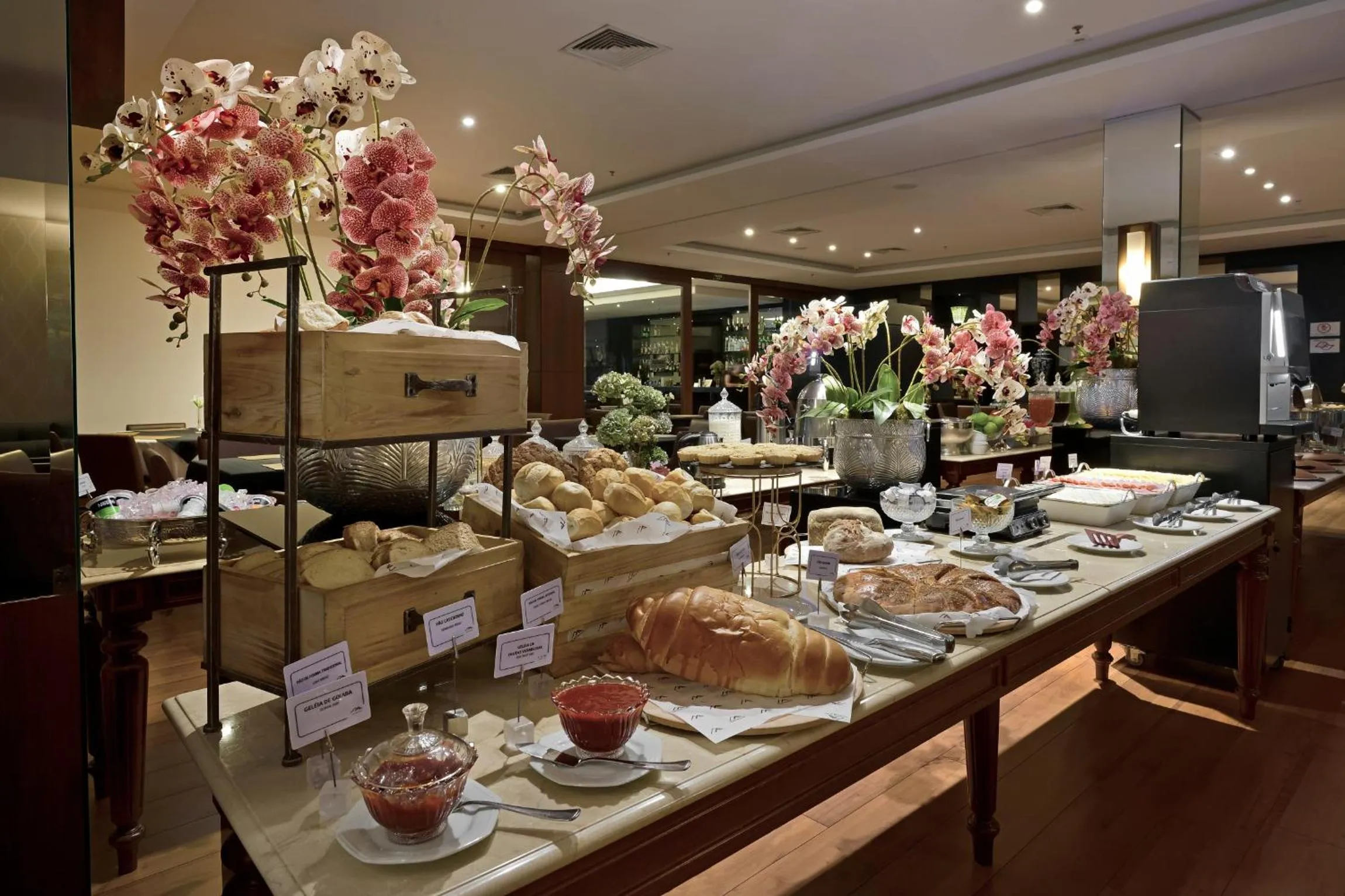 Restaurant/places to eat in Hotel Mont Blanc Premium