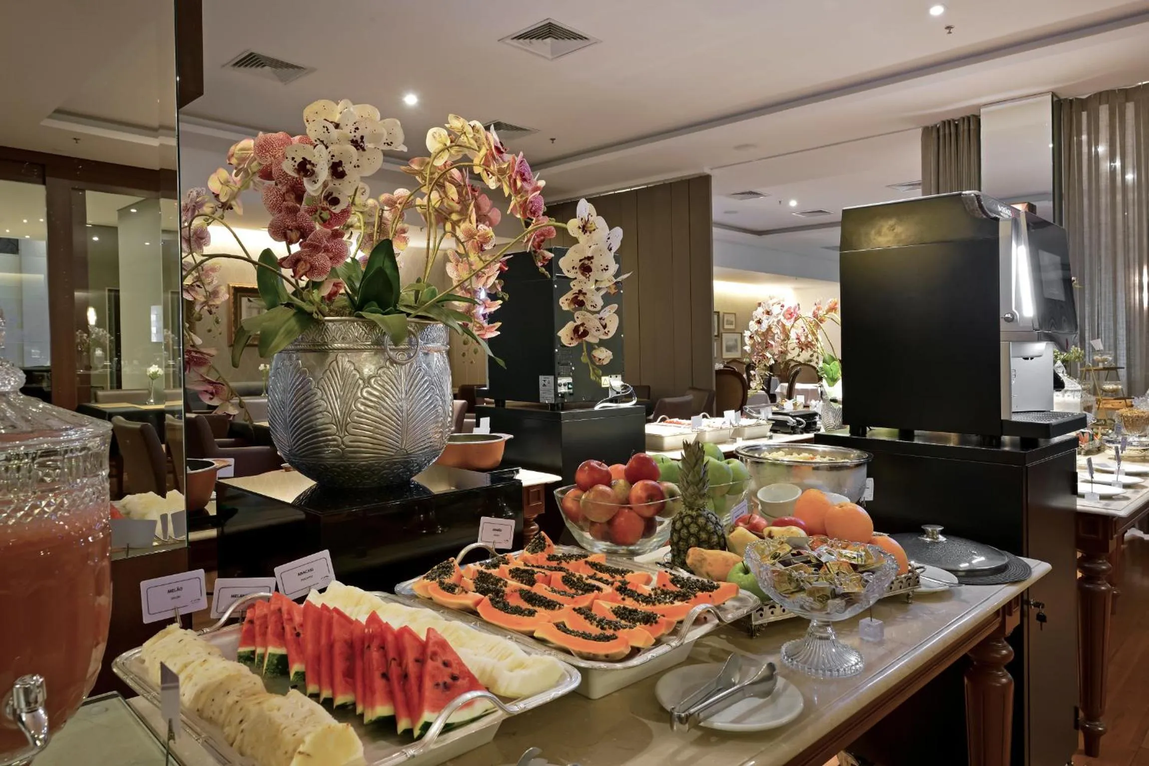 Restaurant/places to eat in Hotel Mont Blanc Premium