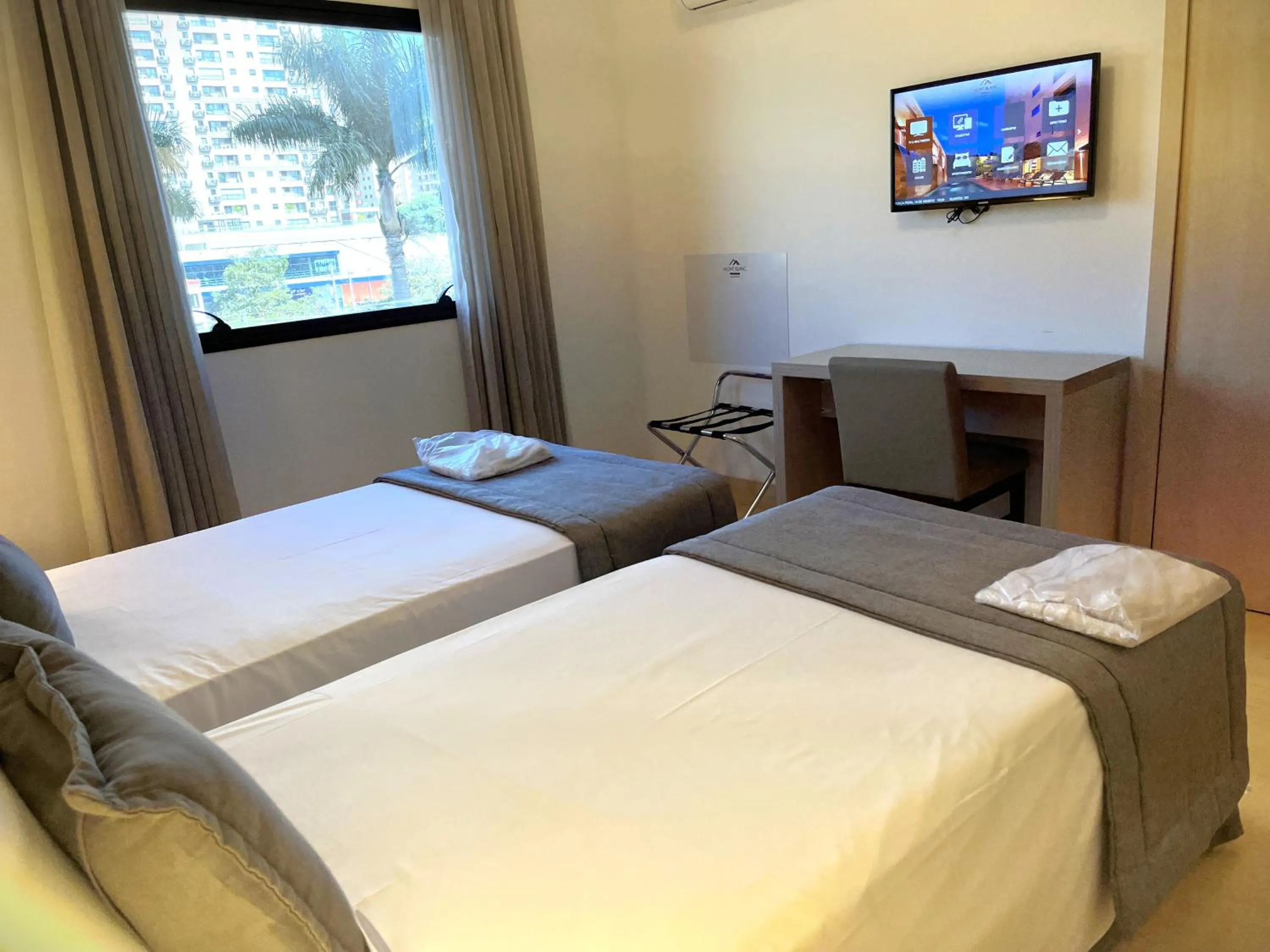 Bed in Hotel Mont Blanc Premium