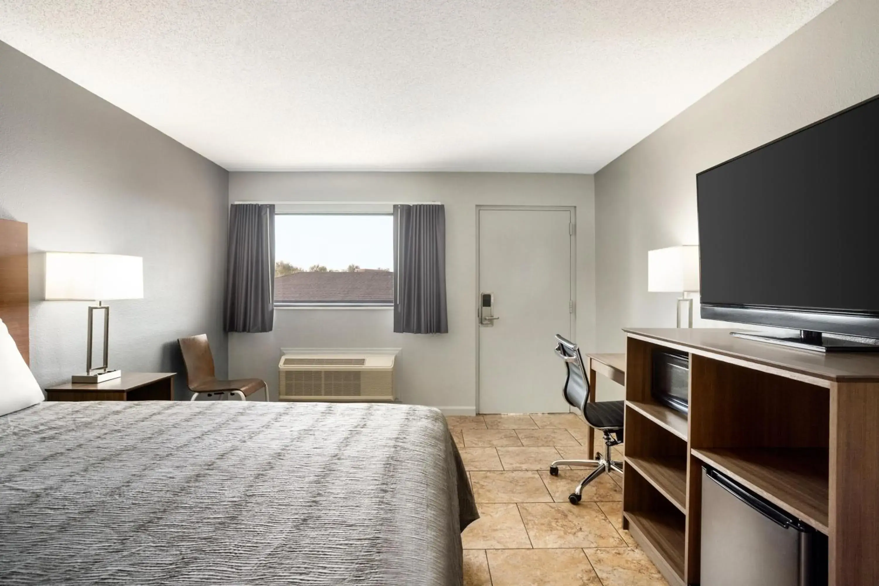 Standard Single Room in Home Inn & Suites Standard Single Room in Home Inn & Suites