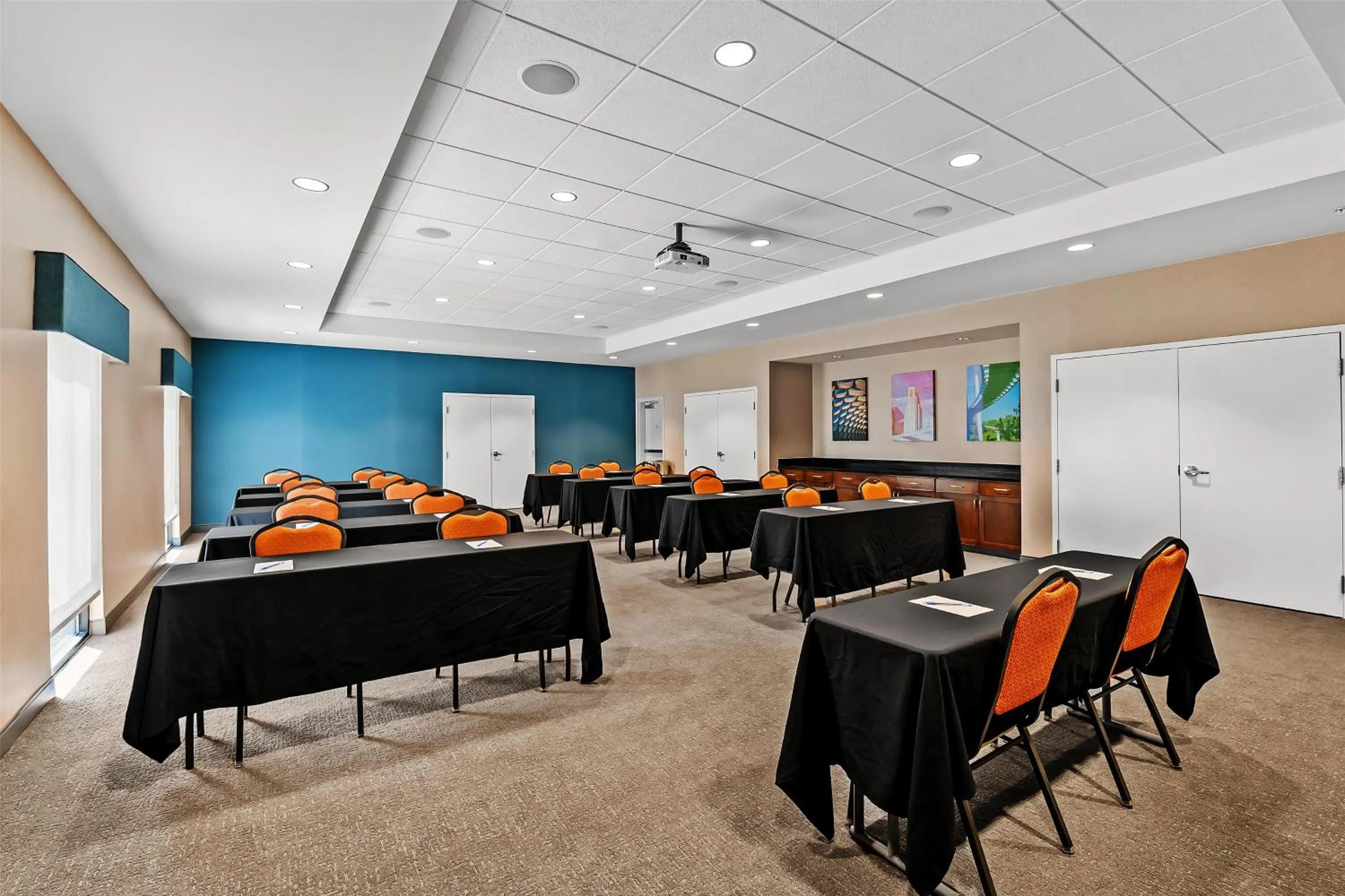 Meeting/conference room in Hampton Inn Omaha/West Dodge Road, Old Mill
