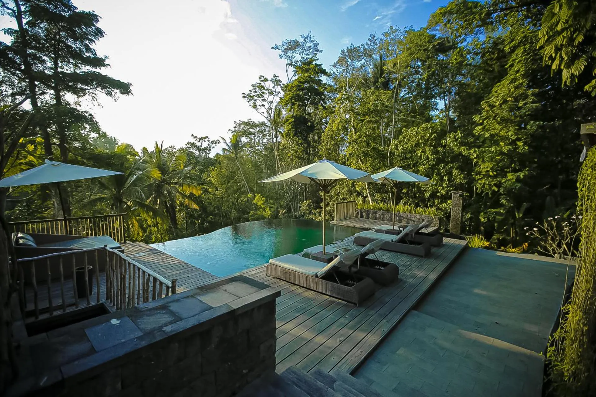 Swimming pool in Angsoka Bungalow