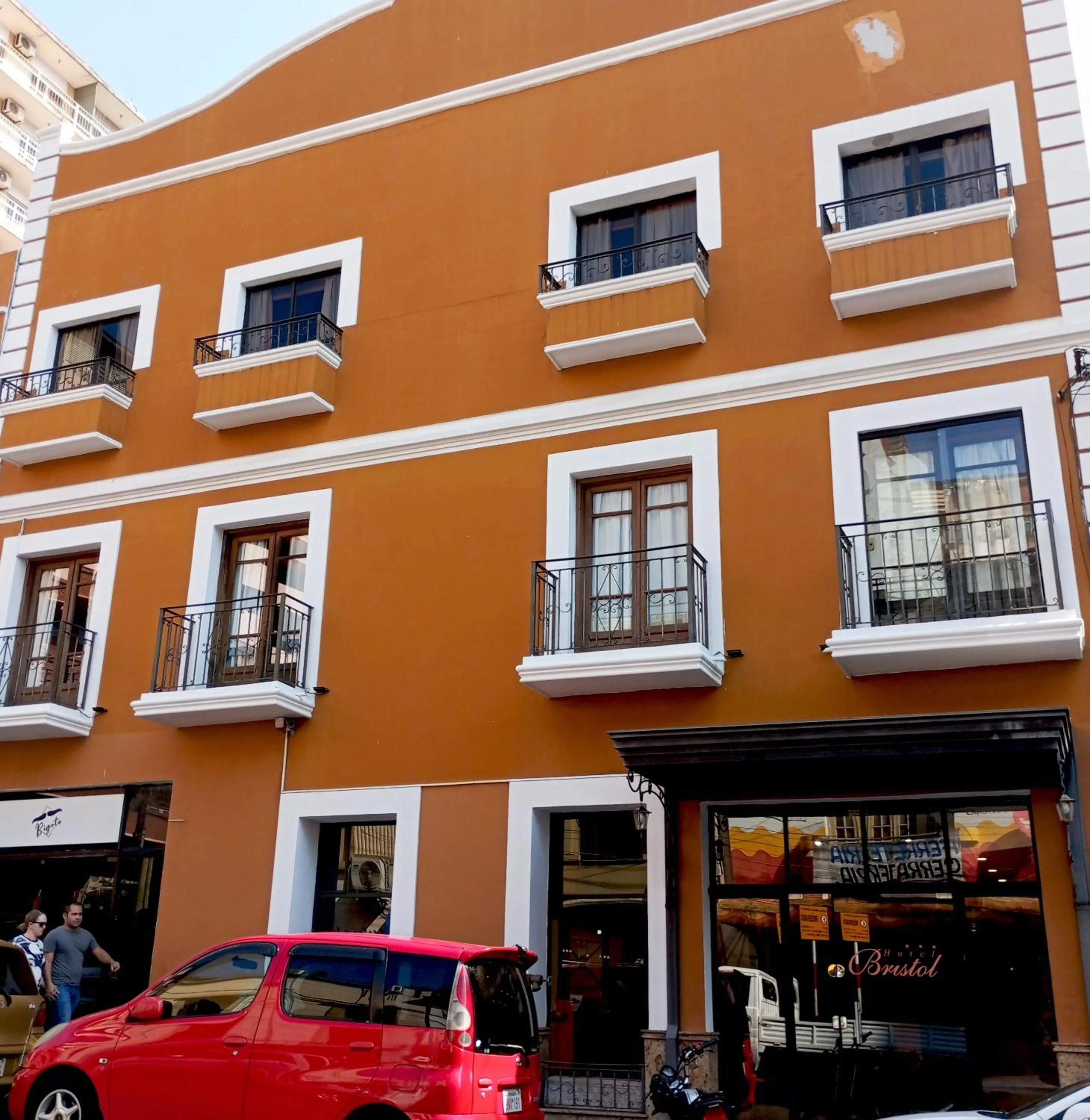 Facade/entrance in Hotel Bristol Asuncion
