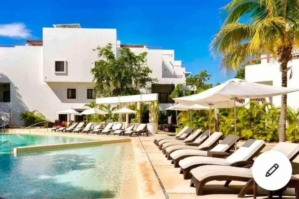 Luxury Apartment with M Benz and & Driver Included Luxury Apartment with M Benz and & Driver Included