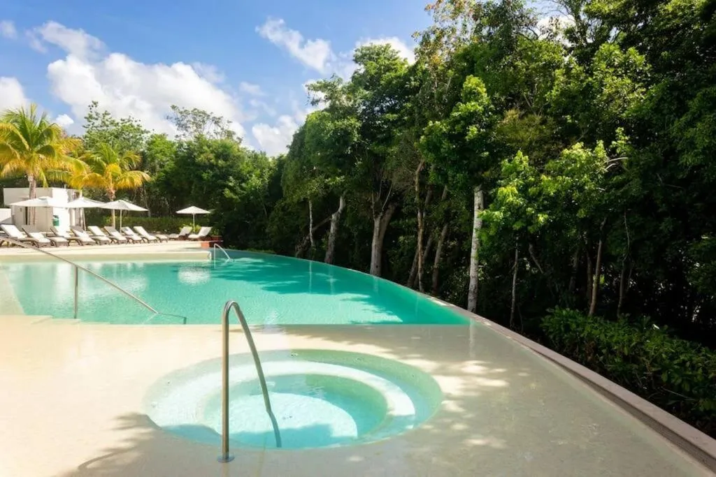 Luxury Apartment with M Benz and & Driver Included