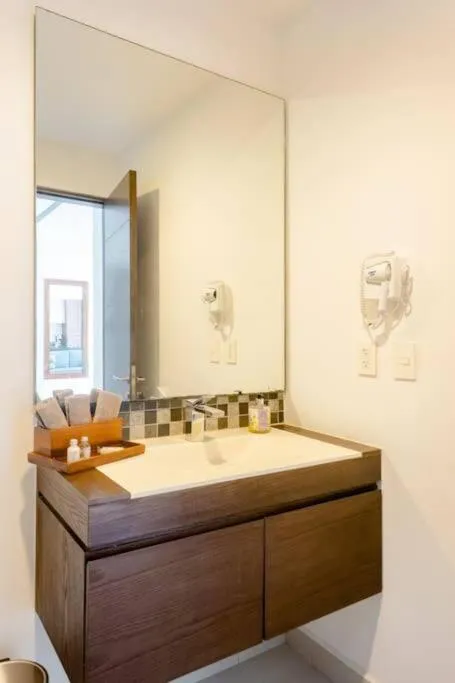 Luxury Apartment with M Benz and & Driver Included