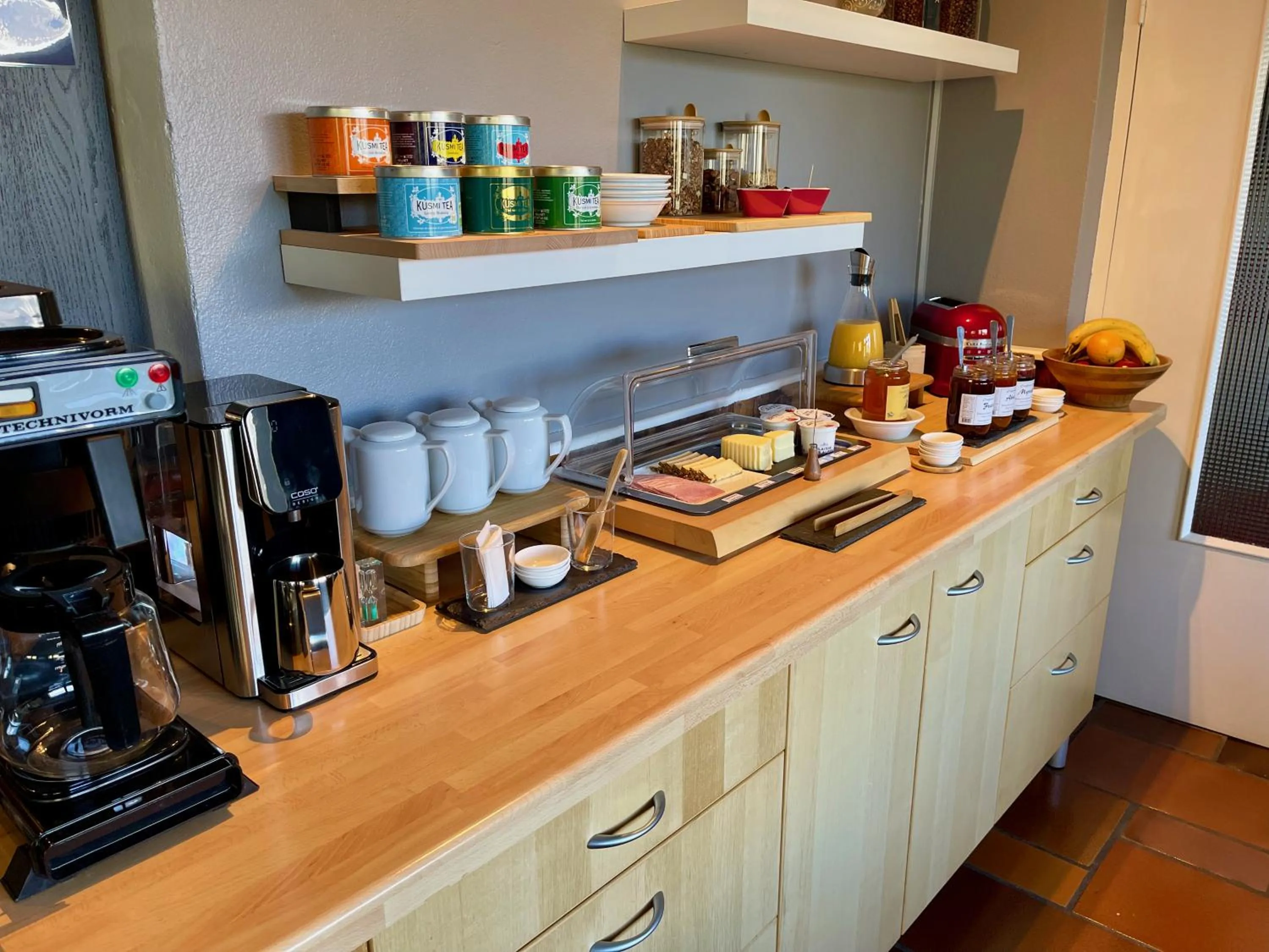 Breakfast in Hôtel Chalet Le Panoramique