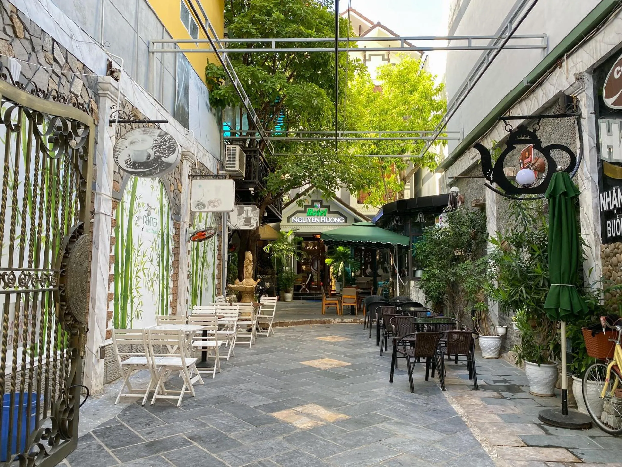 Property building in Nguyên Hương Hotel