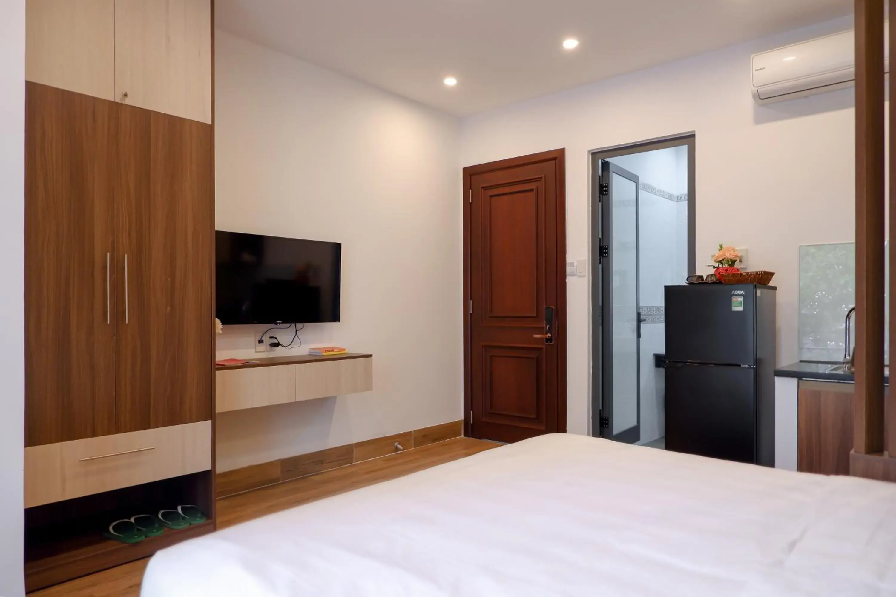 TV and multimedia, Bed in Nguyên Hương Hotel TV and multimedia, Bed in Nguyên Hương Hotel