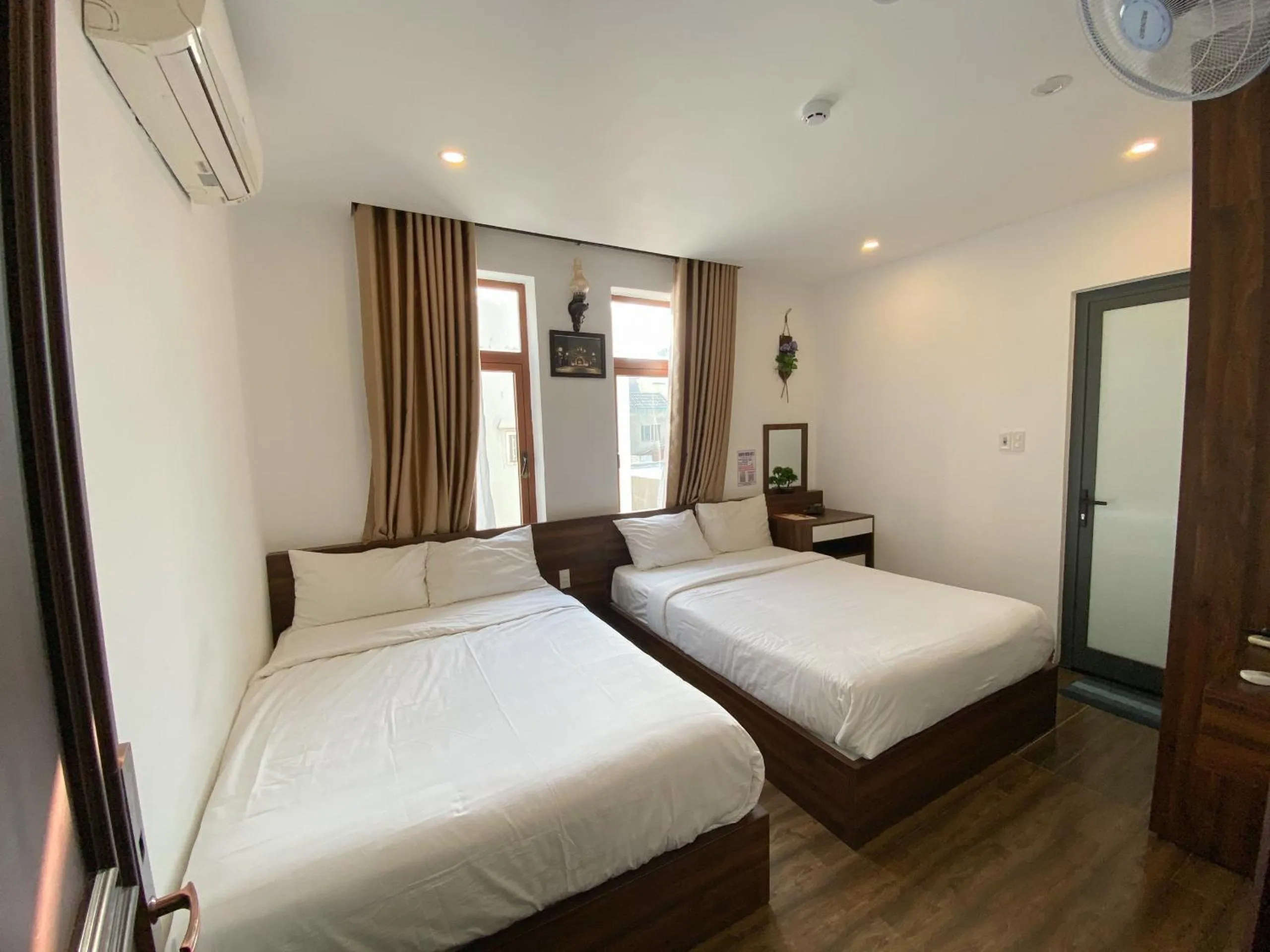 Bedroom, Bed in Nguyên Hương Hotel