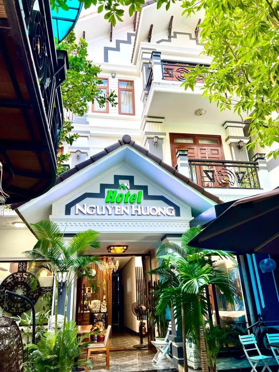 Facade/entrance in Nguyên Hương Hotel