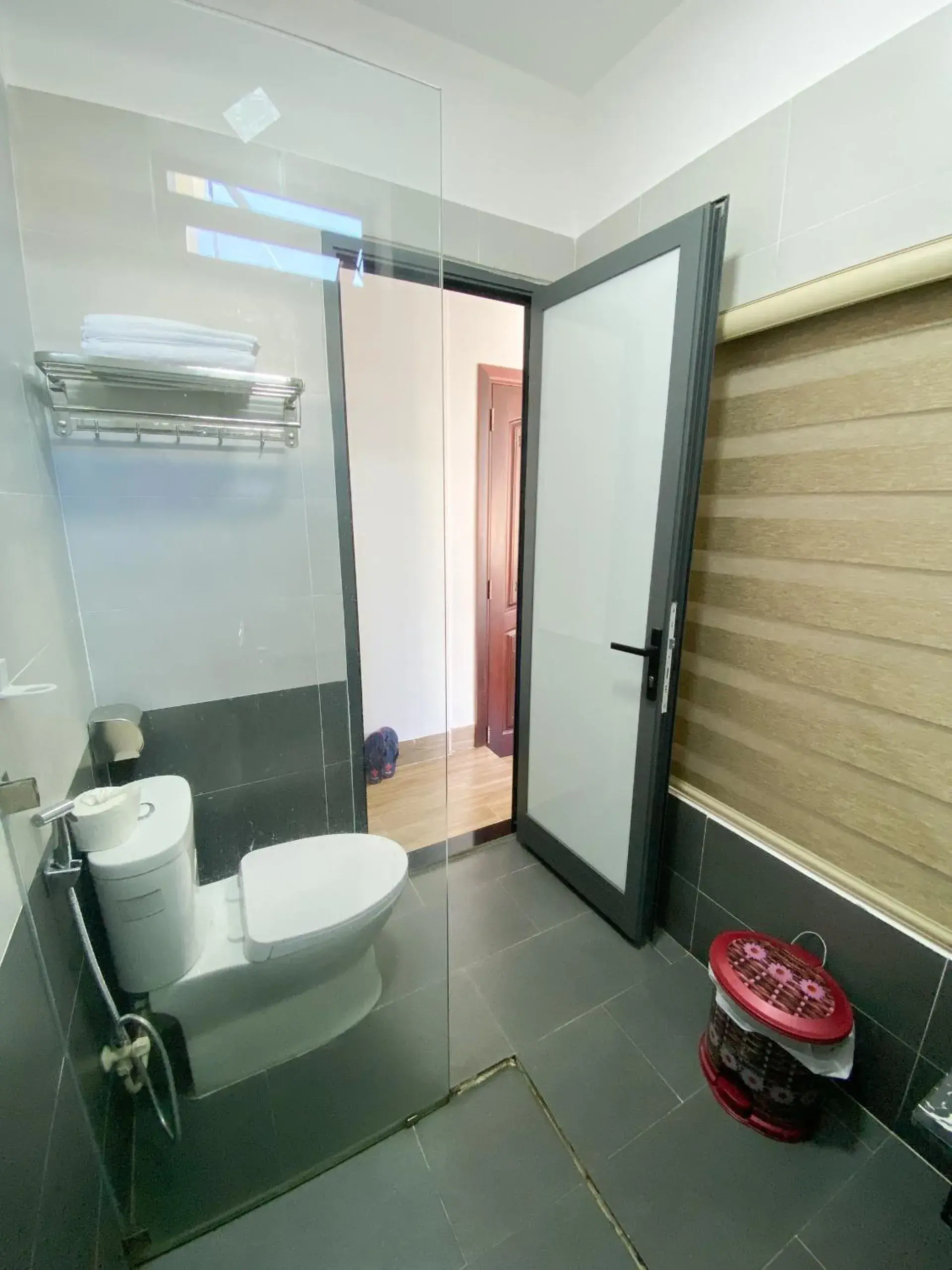 Toilet in Nguyên Hương Hotel Toilet in Nguyên Hương Hotel