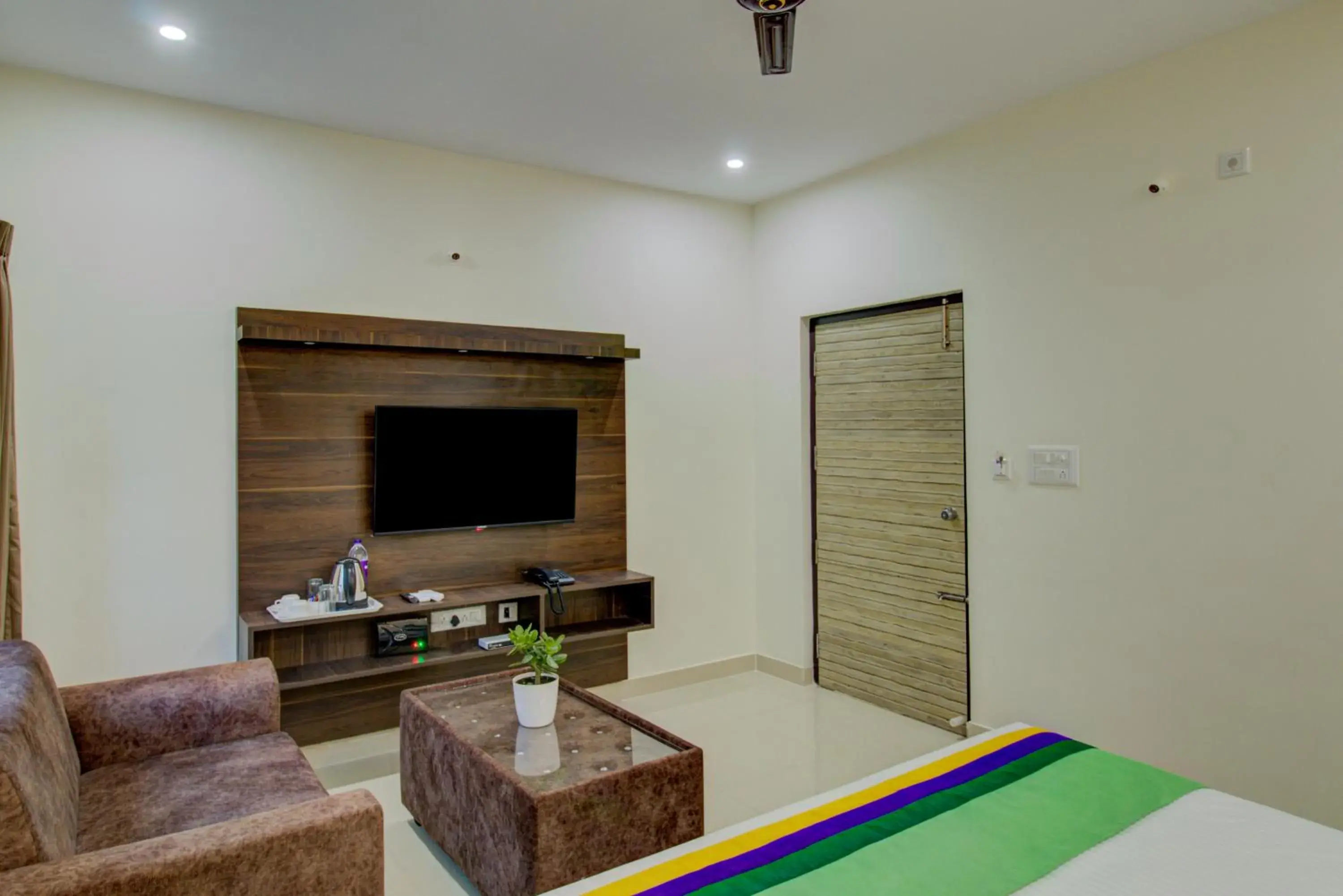 Bedroom in Treebo Fortune Stay Inn Bedroom in Treebo Fortune Stay Inn