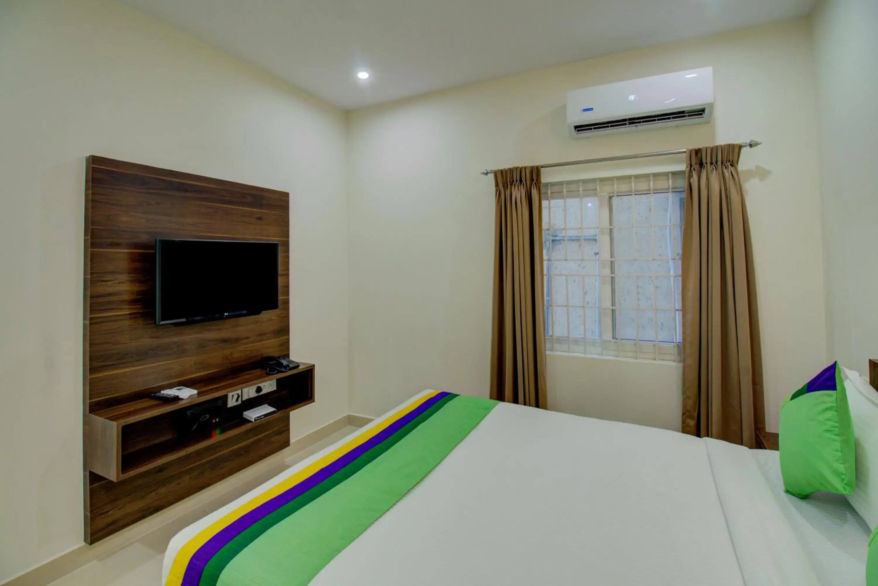 Bedroom in Treebo Fortune Stay Inn Bedroom in Treebo Fortune Stay Inn