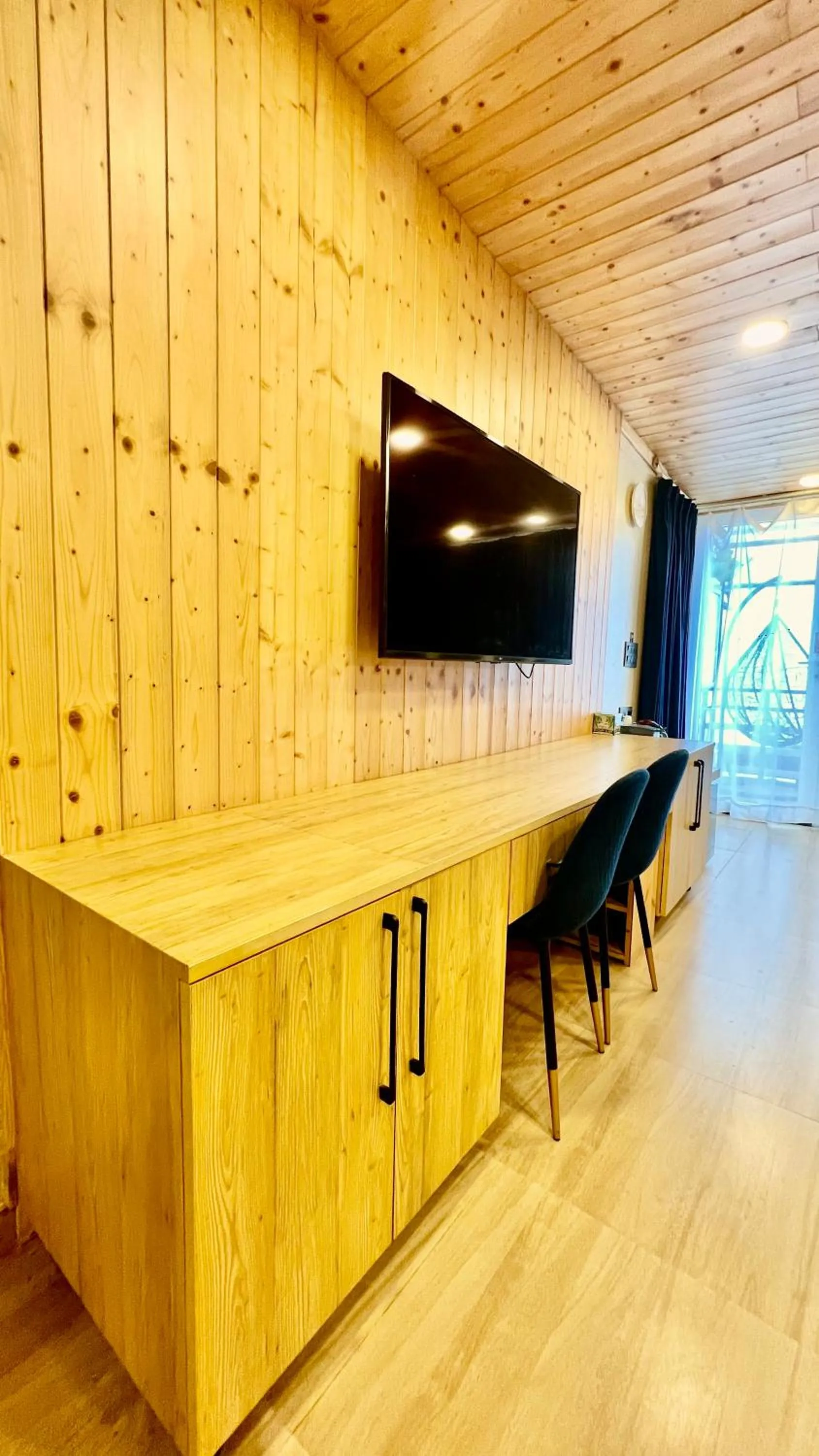 TV and multimedia in Clarence Cottage