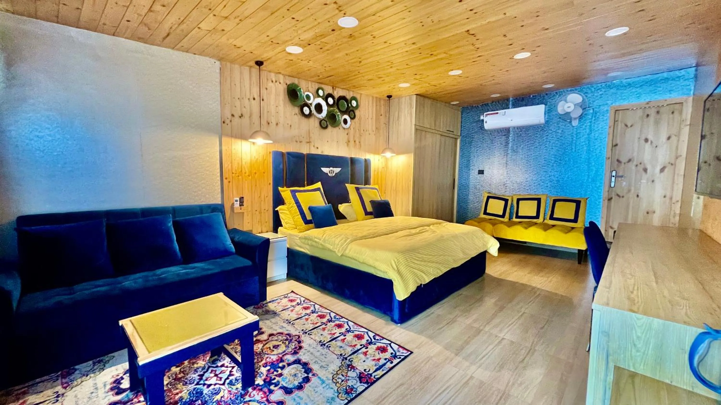 Bedroom, Bed in Clarence Cottage