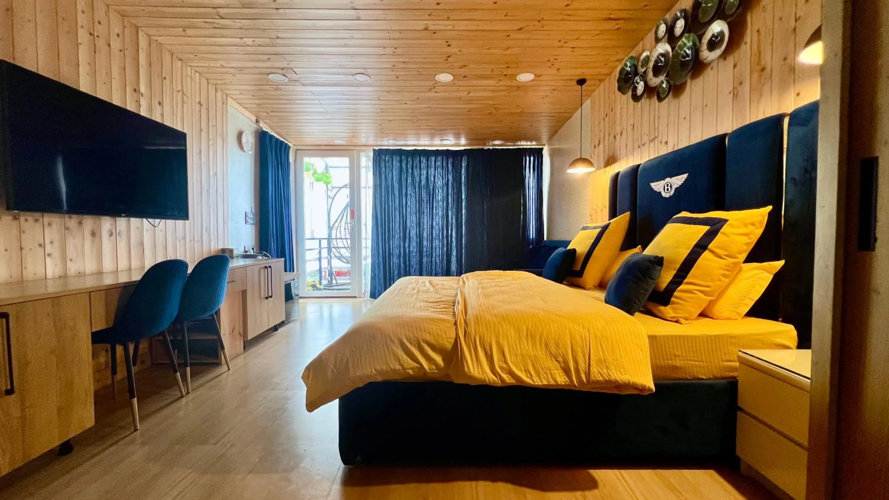 Bedroom, Bed in Clarence Cottage