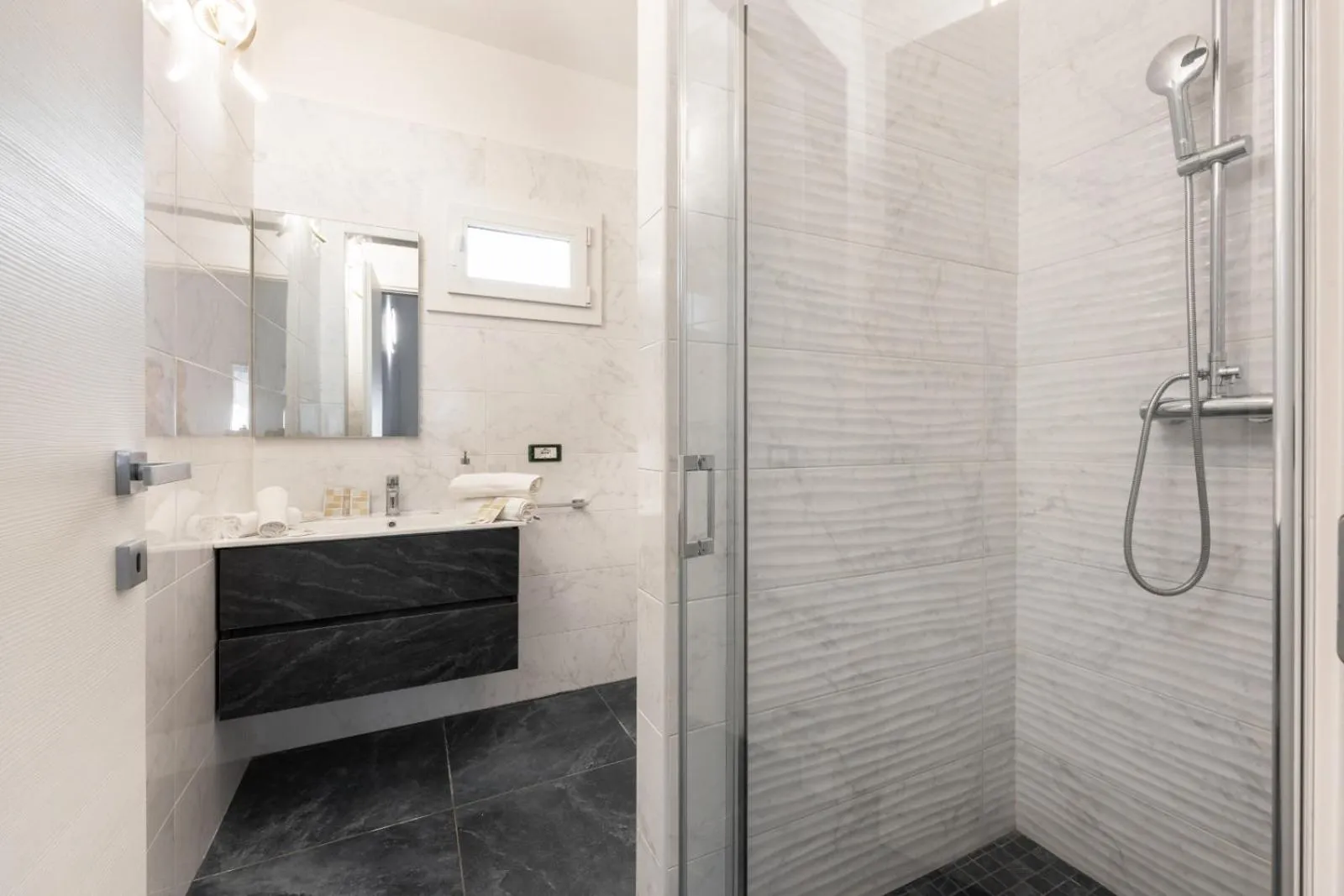Bathroom in ALG Apartments con Parcheggio