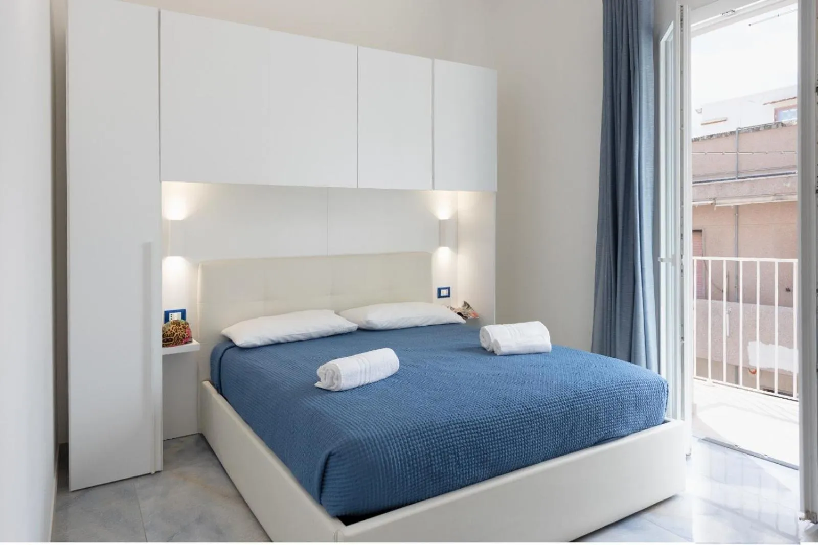 Balcony/Terrace, Bed in ALG Apartments con Parcheggio