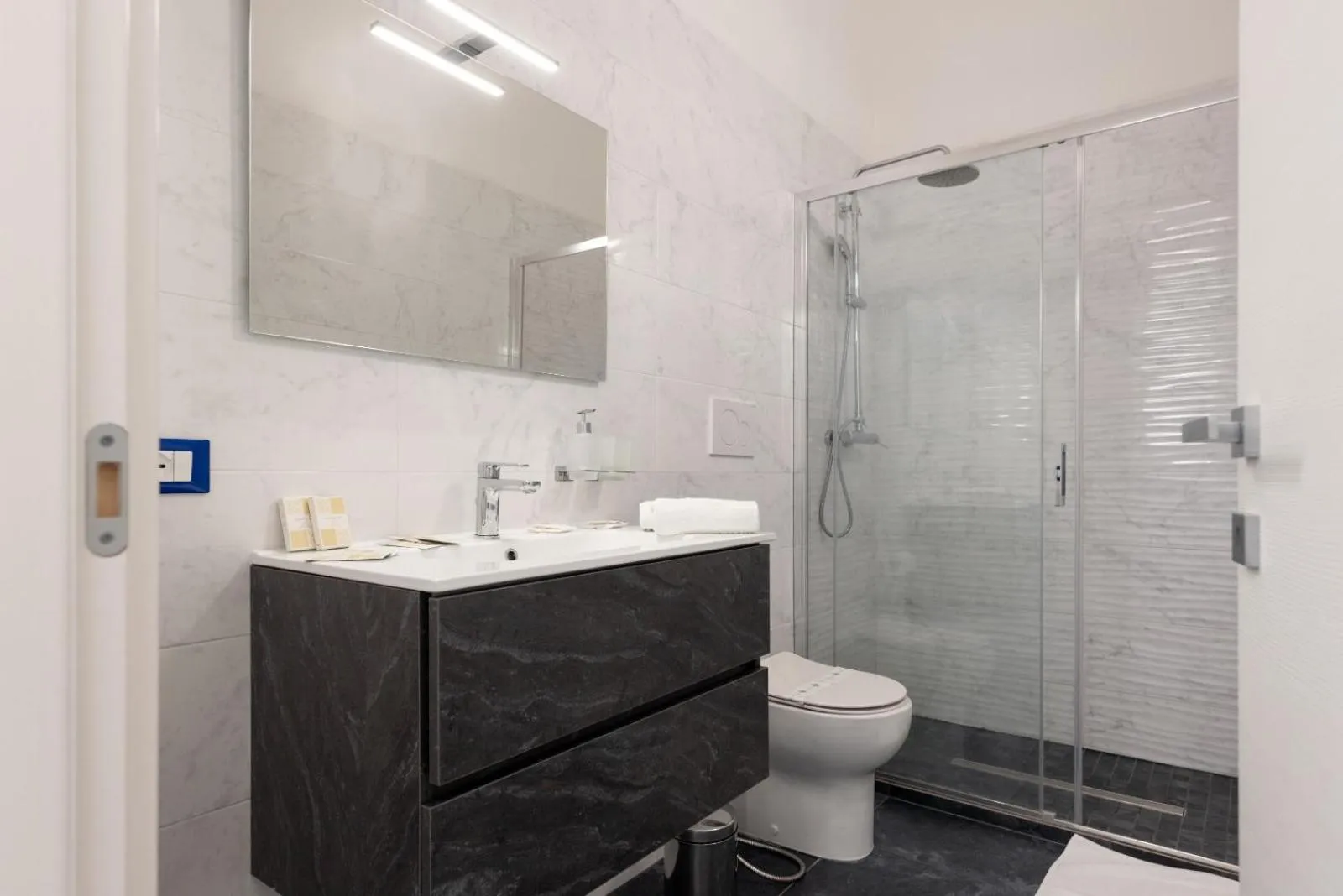 Bathroom in ALG Apartments con Parcheggio