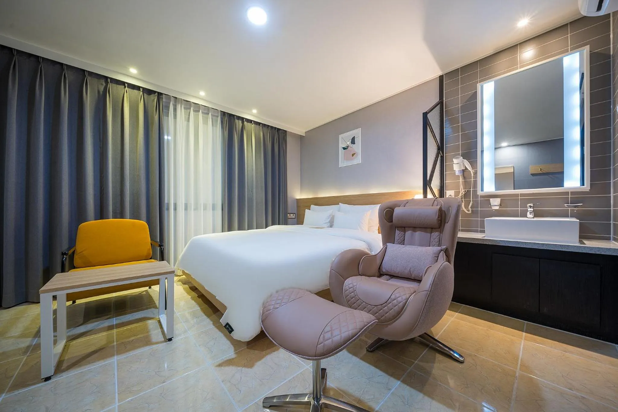 Brown Dot Hotel Angang
