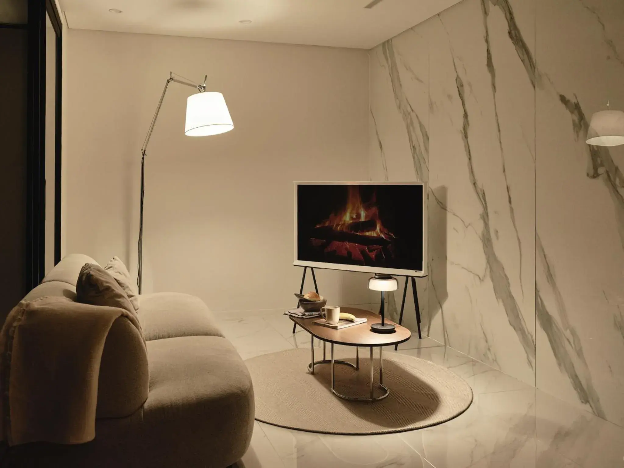 UH FLAT The SEOCHO UH FLAT The SEOCHO