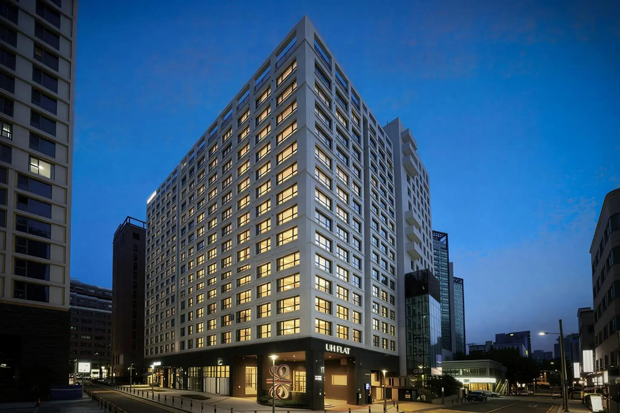 UH FLAT The SEOCHO UH FLAT The SEOCHO