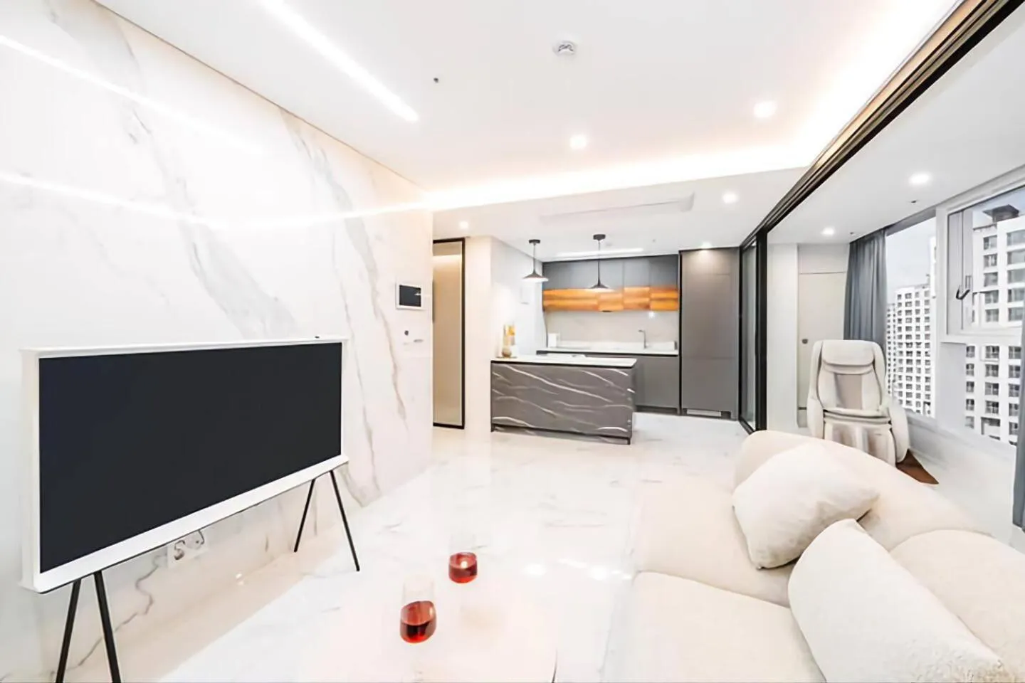 TV and multimedia in UH FLAT The SEOCHO