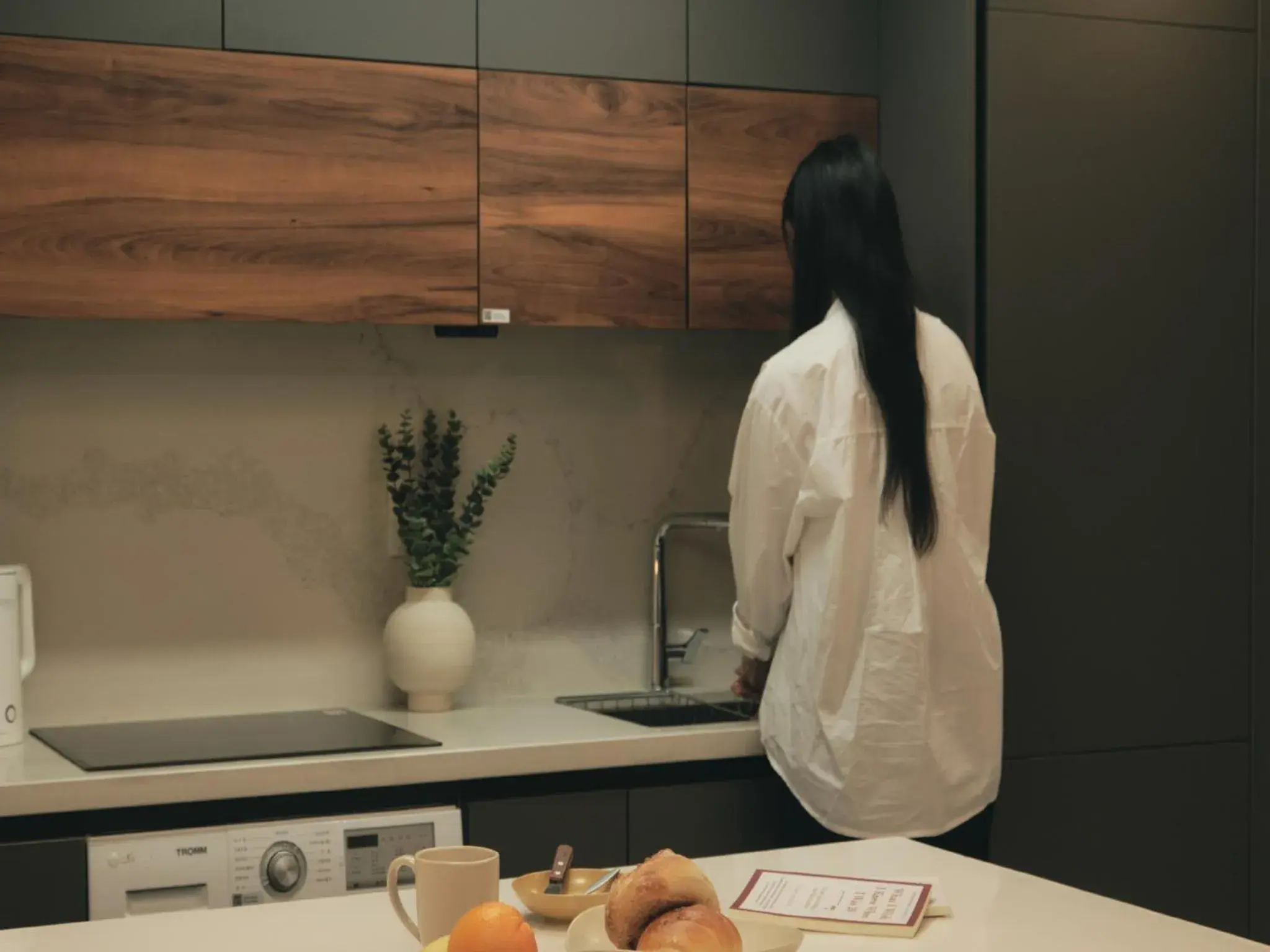 UH FLAT The SEOCHO UH FLAT The SEOCHO