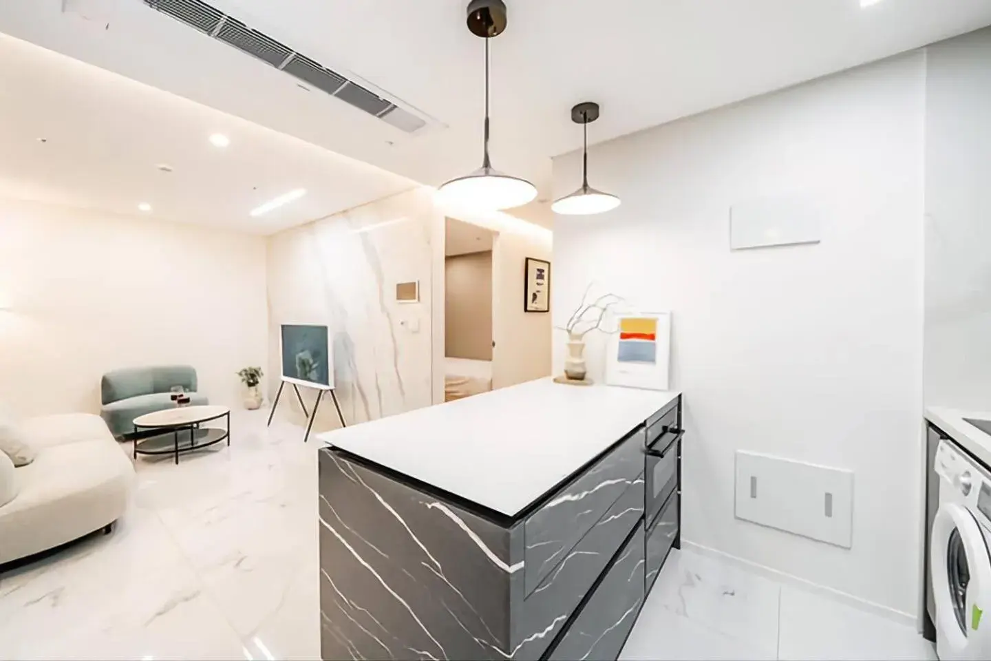 Kitchen or kitchenette in UH FLAT The SEOCHO Kitchen or kitchenette in UH FLAT The SEOCHO