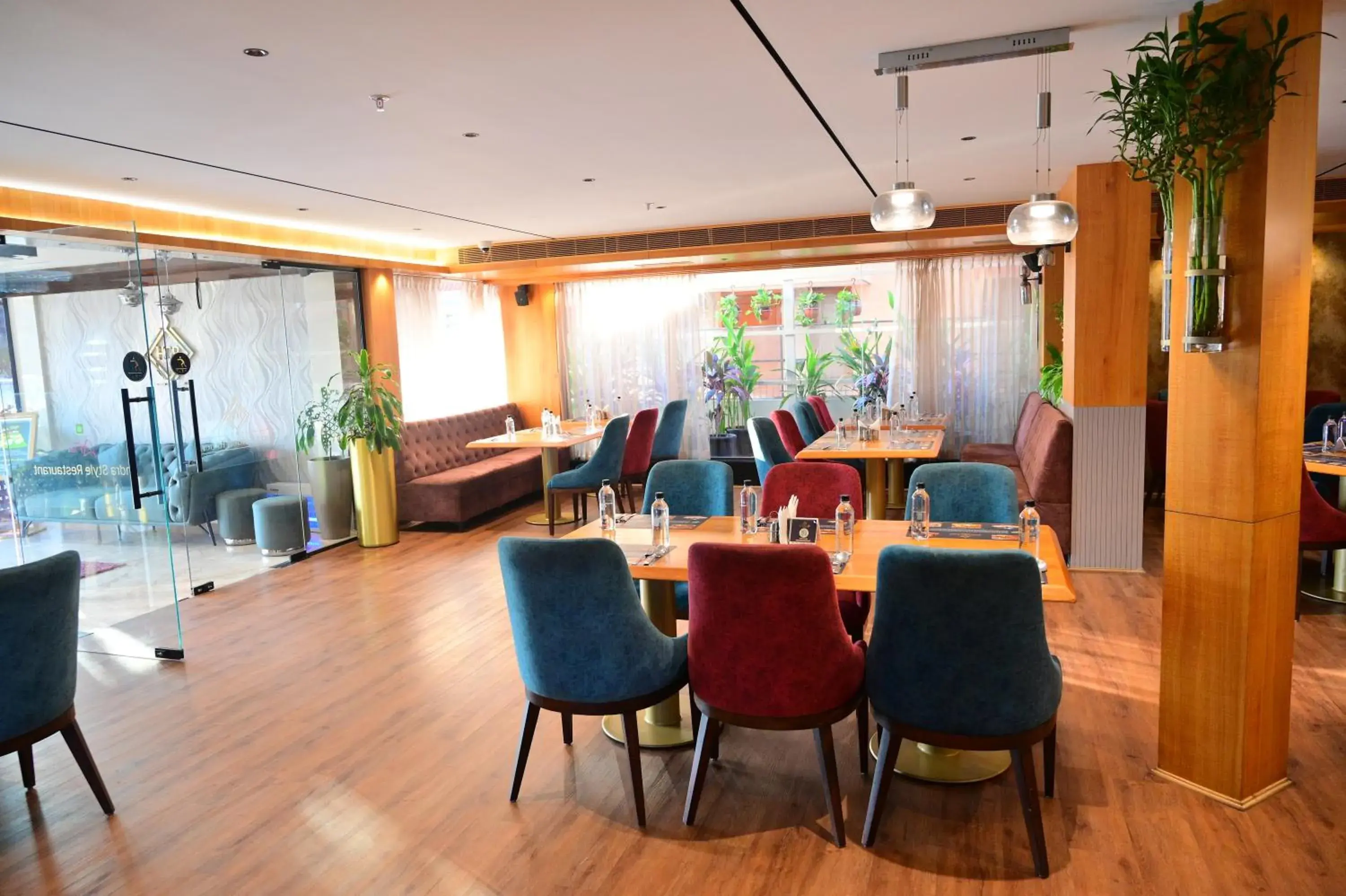 Restaurant/places to eat in Hotel Golden Riviera Restaurant/places to eat in Hotel Golden Riviera