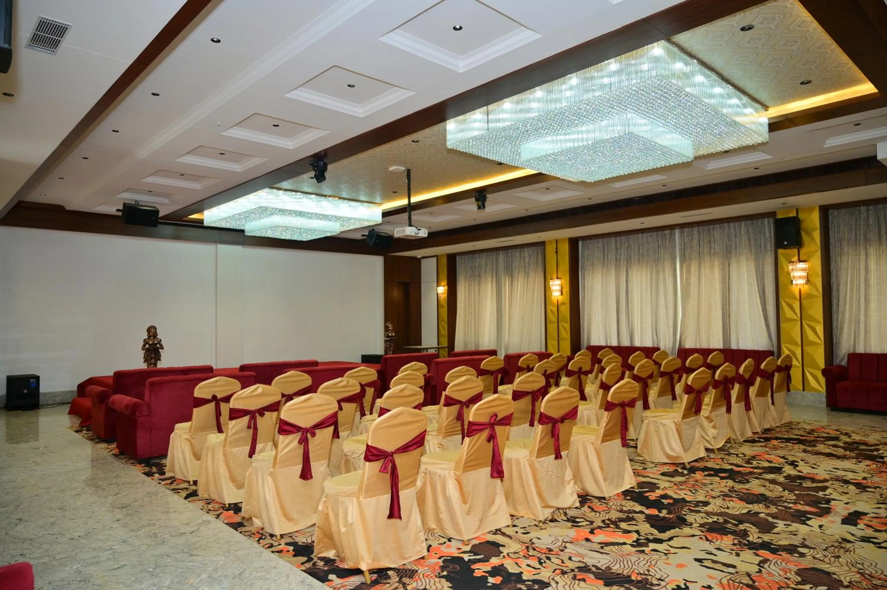 Banquet/Function facilities in Hotel Golden Riviera