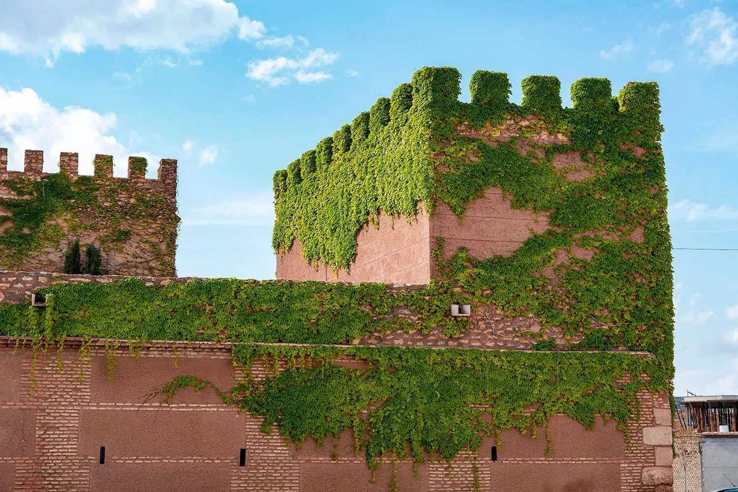 Property building in Castillo De Pilas Bonas