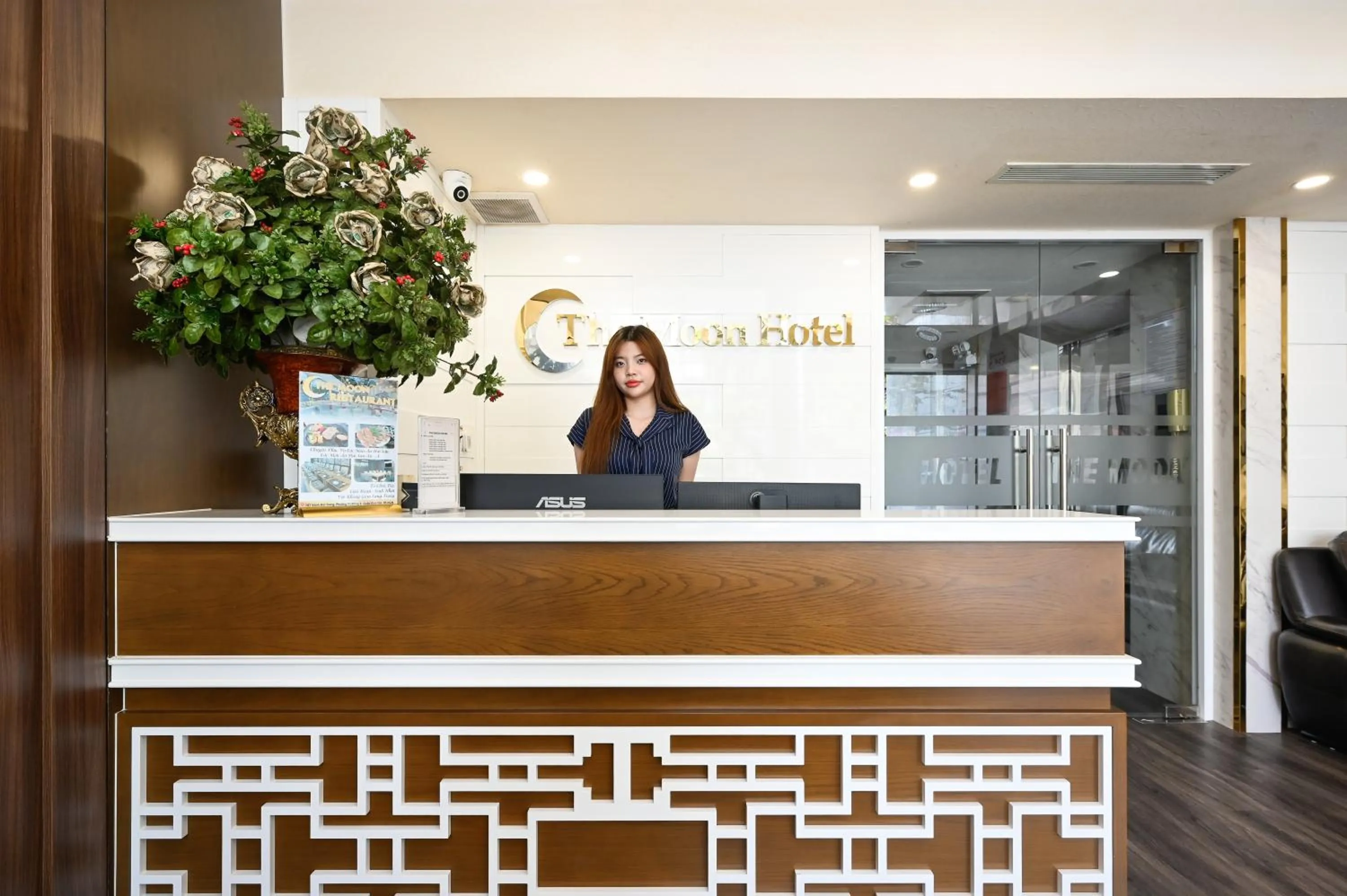 Lobby or reception in The Moon 2 Hotel