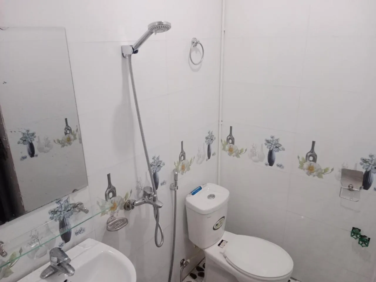 Toilet in Ha Giang Yolo House and Loop Tours