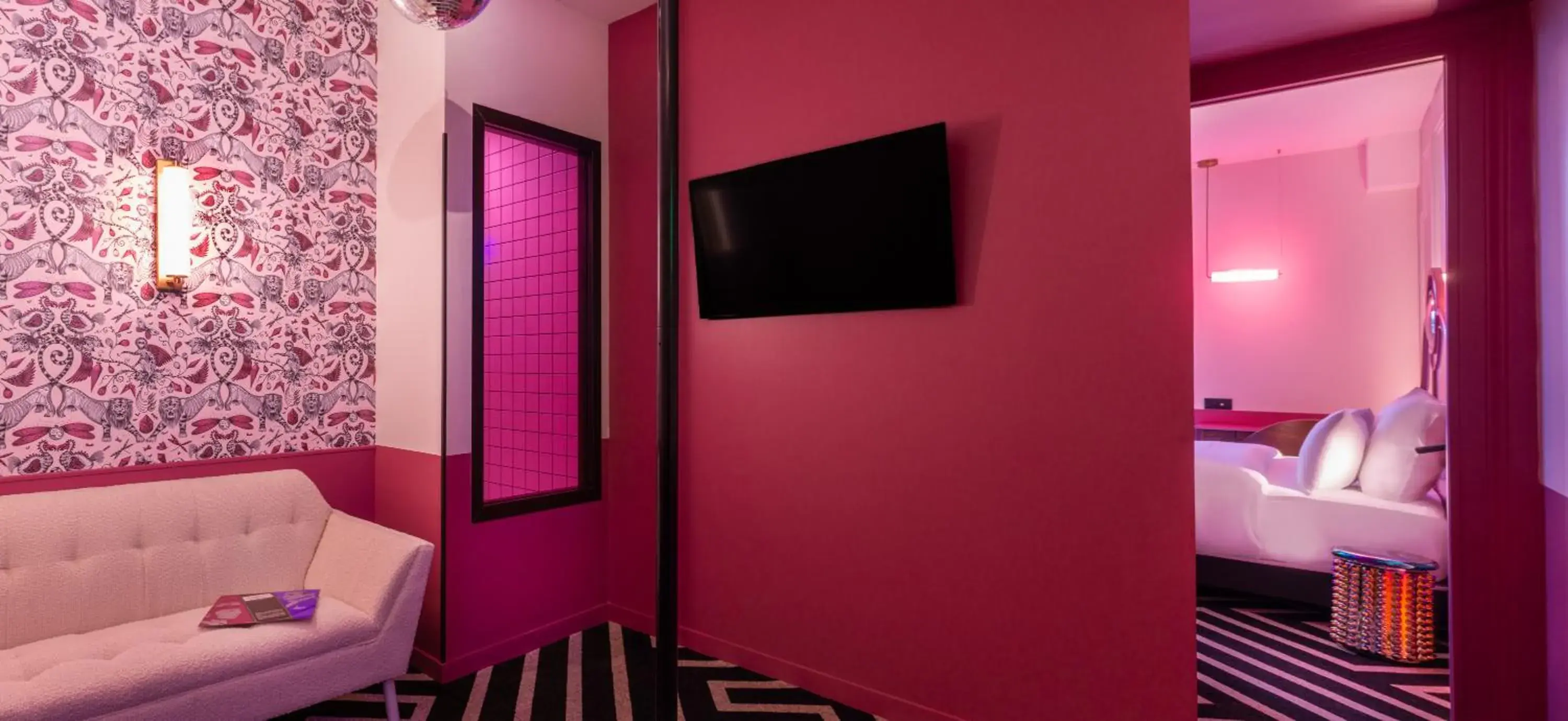 Bed in LABE Hôtel Tours Centre Gare Bed in LABE Hôtel Tours Centre Gare