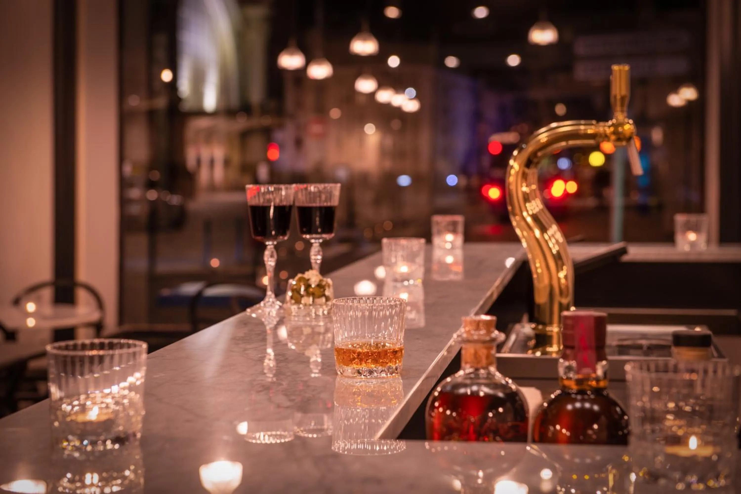 Lounge or bar in LABE Hôtel Tours Centre Gare