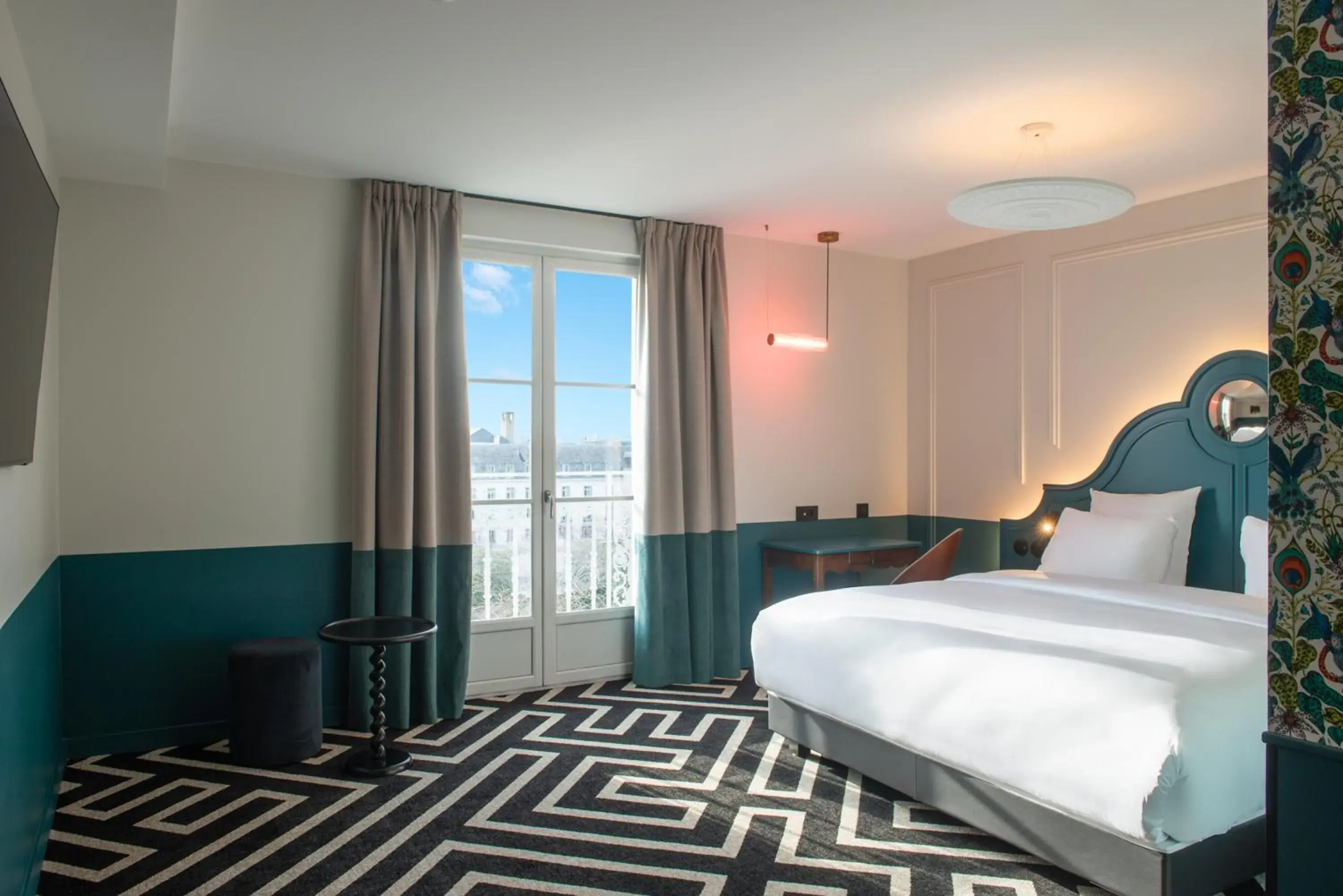 Bed in LABE Hôtel Tours Centre Gare Bed in LABE Hôtel Tours Centre Gare