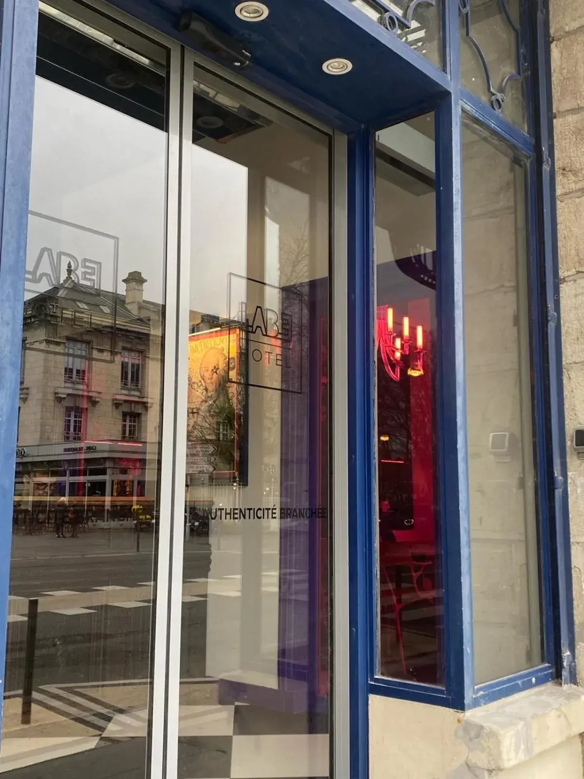 Property building in LABE Hôtel Tours Centre Gare Property building in LABE Hôtel Tours Centre Gare