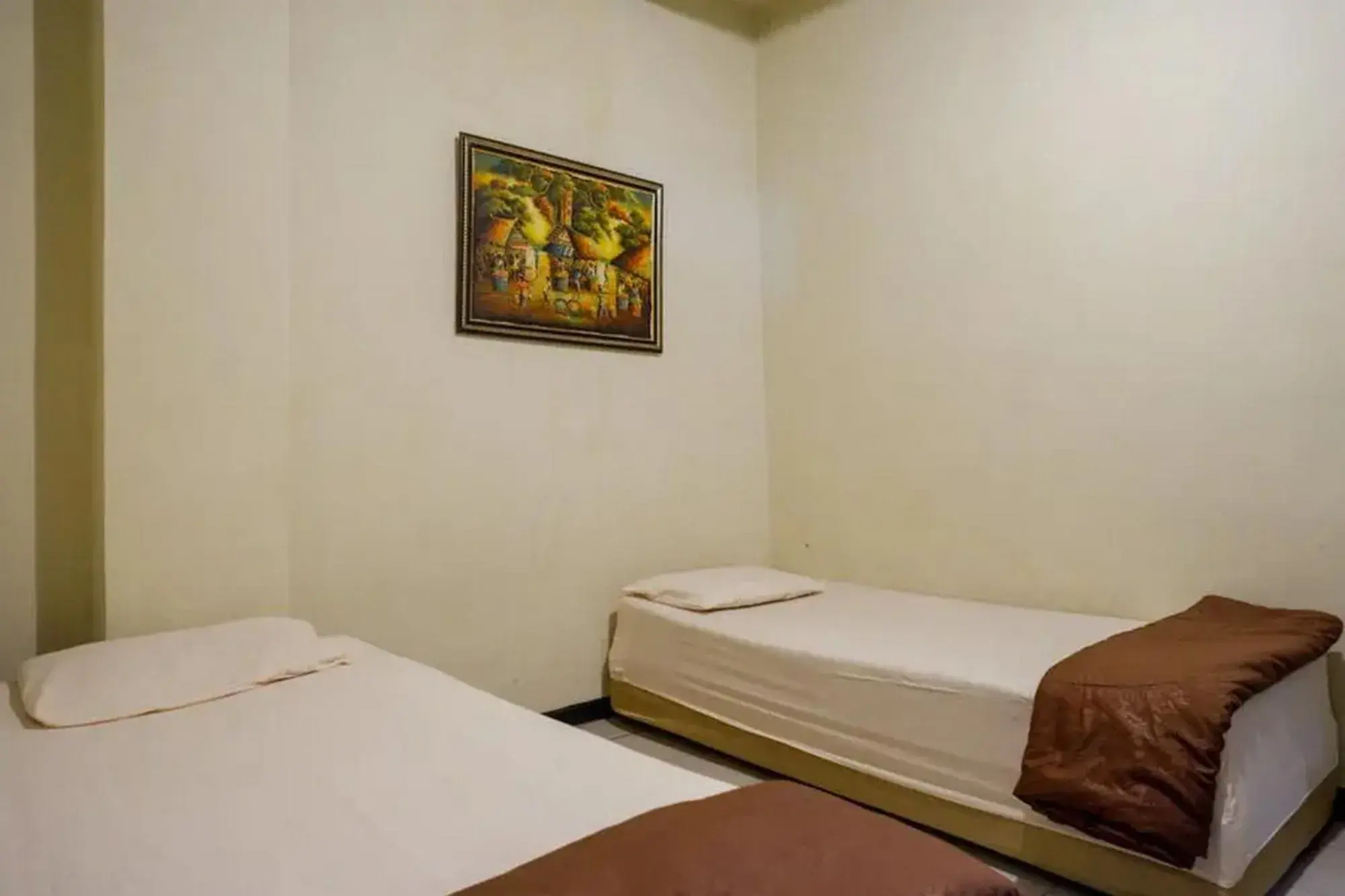 Cakra Homestay Solo Mitra RedDoorz Cakra Homestay Solo Mitra RedDoorz