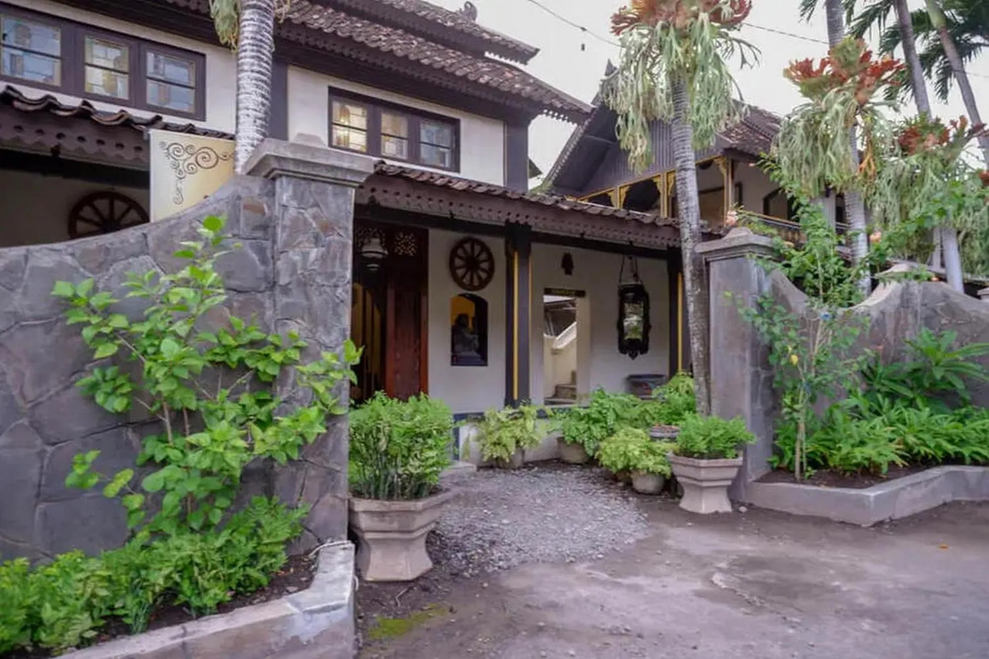 Property building in Cakra Homestay Solo Mitra RedDoorz