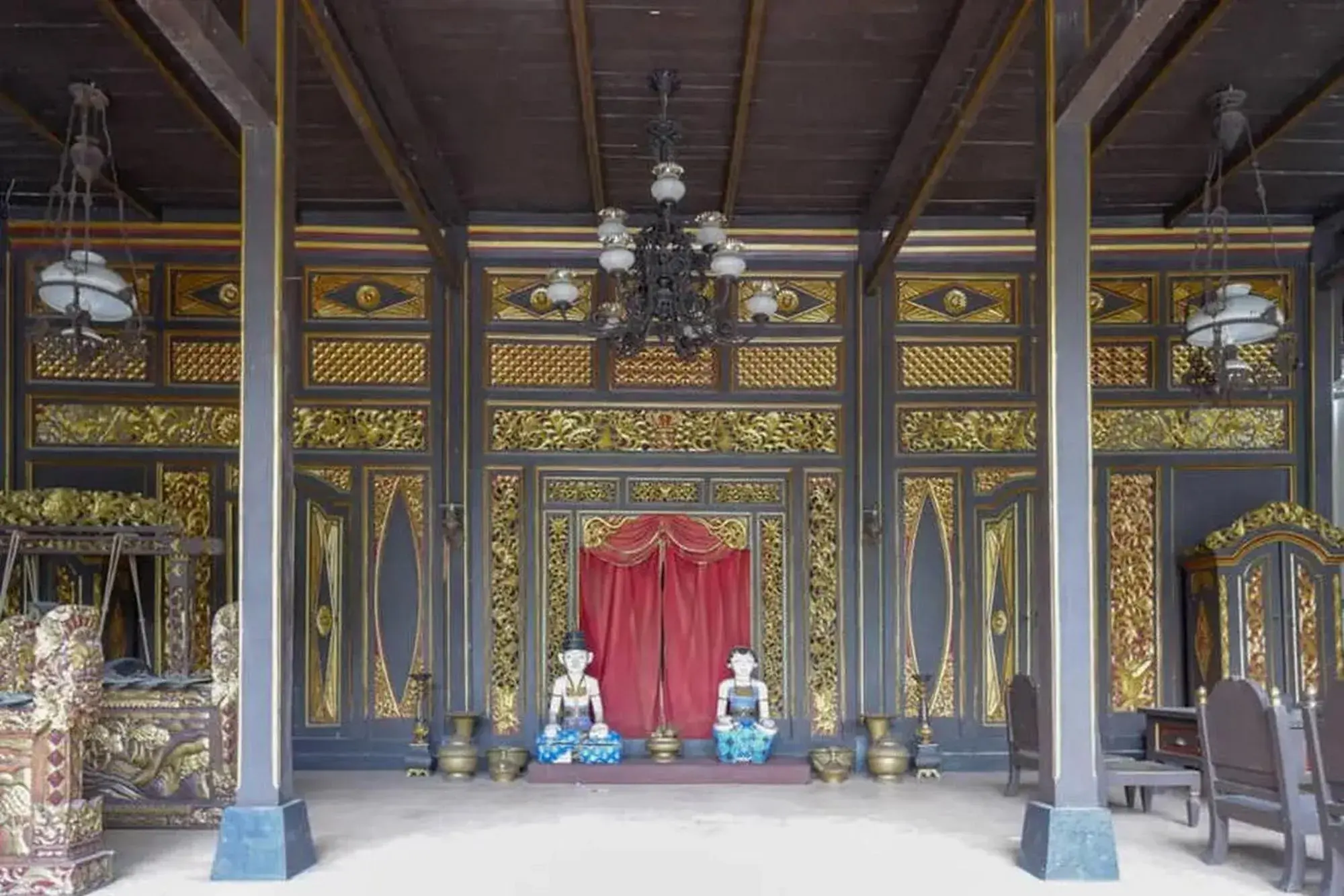 Property building in Cakra Homestay Solo Mitra RedDoorz Property building in Cakra Homestay Solo Mitra RedDoorz