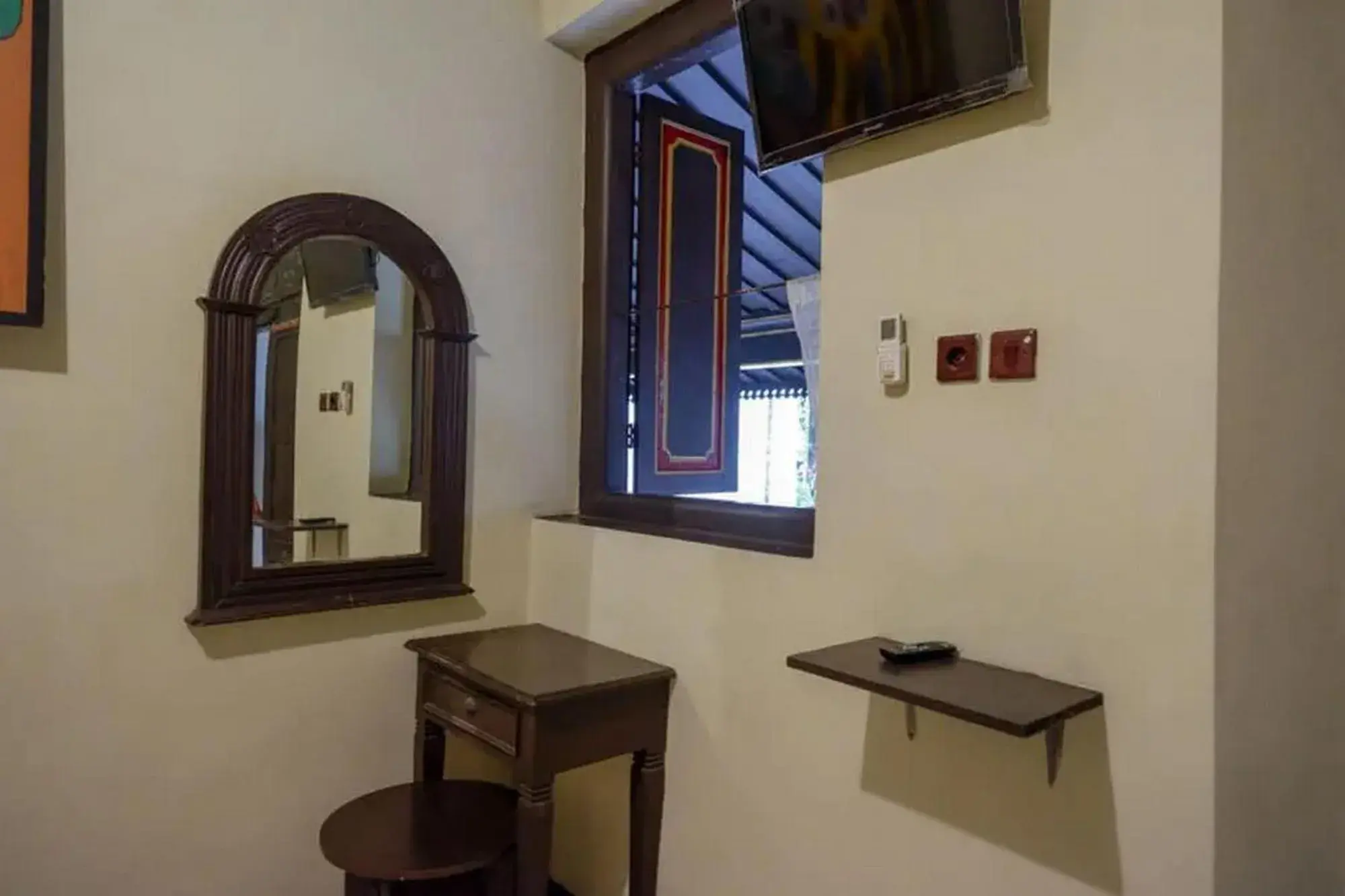 Cakra Homestay Solo Mitra RedDoorz Cakra Homestay Solo Mitra RedDoorz