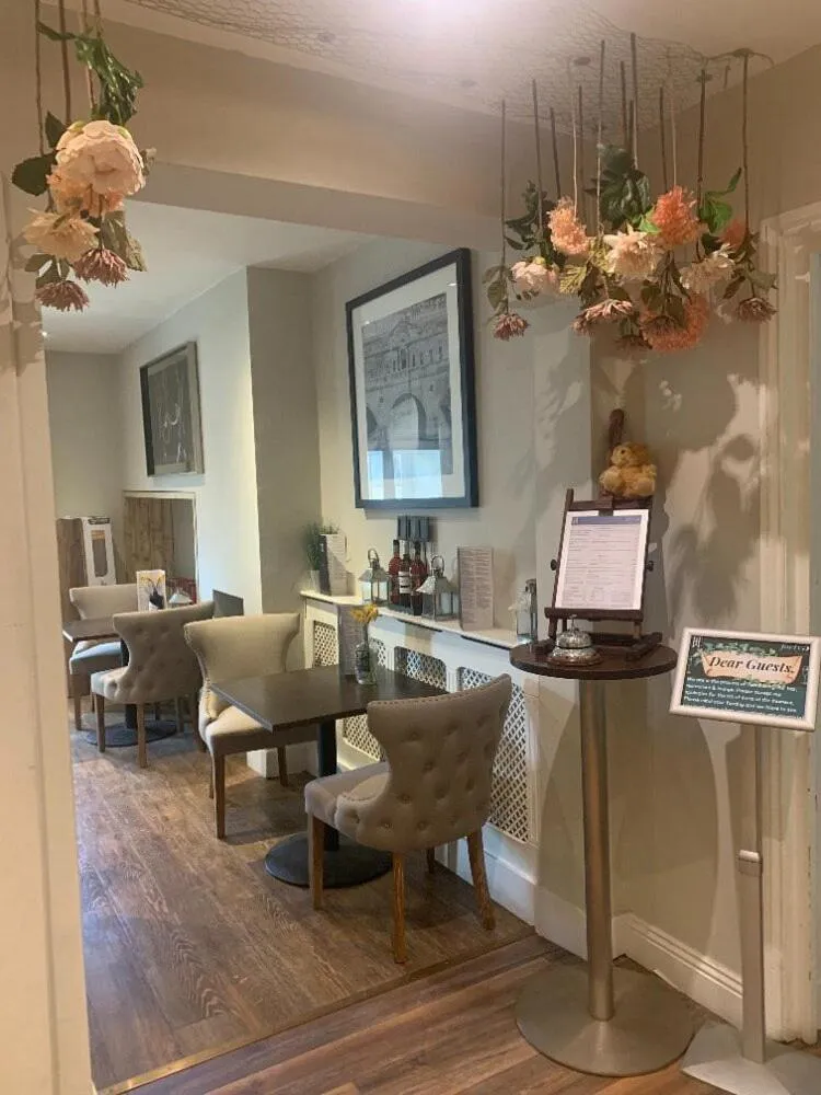 Lounge or bar in Clarence Court Hotel