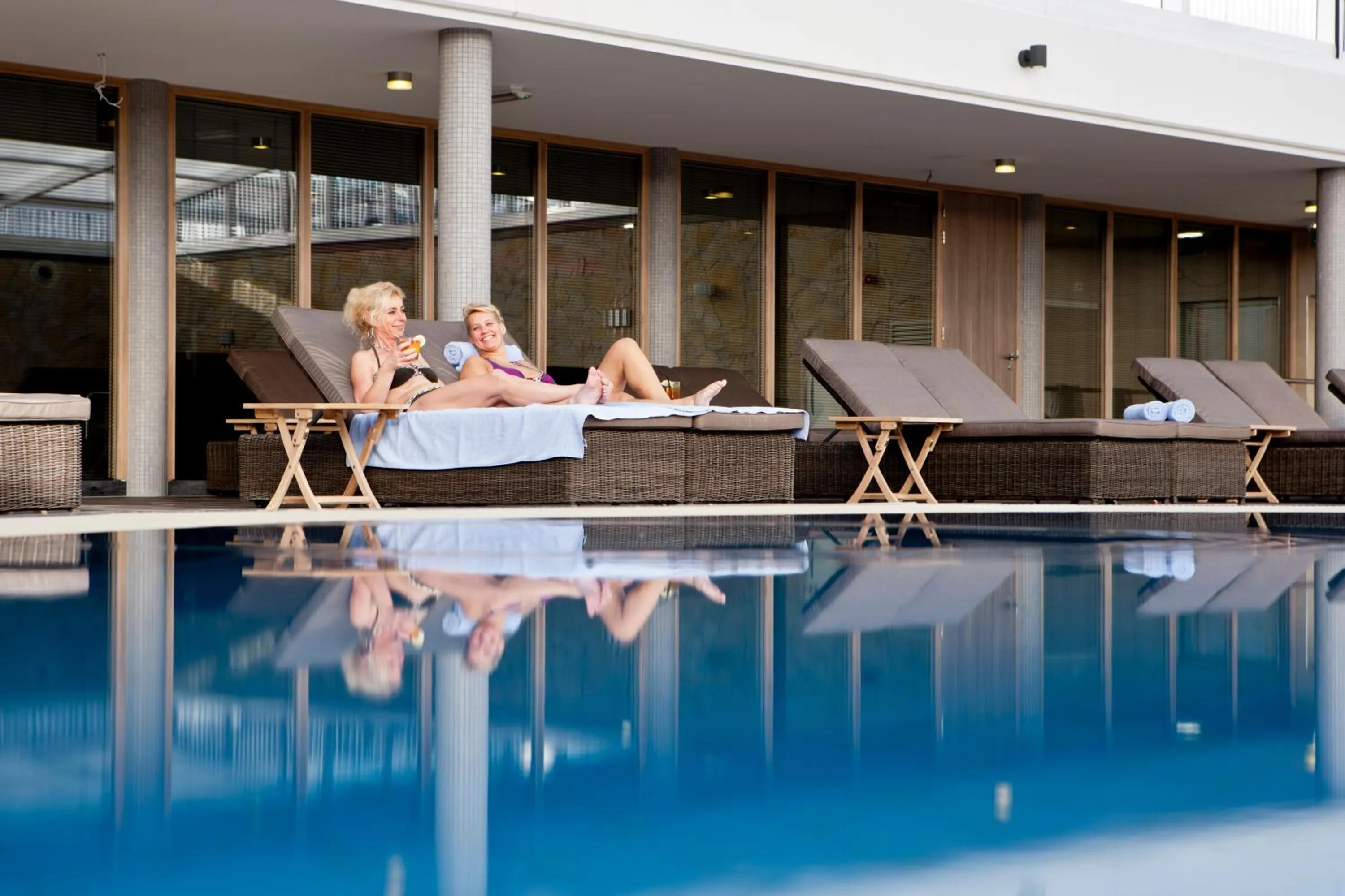 Swimming pool in WestCord Strandhotel Seeduyn